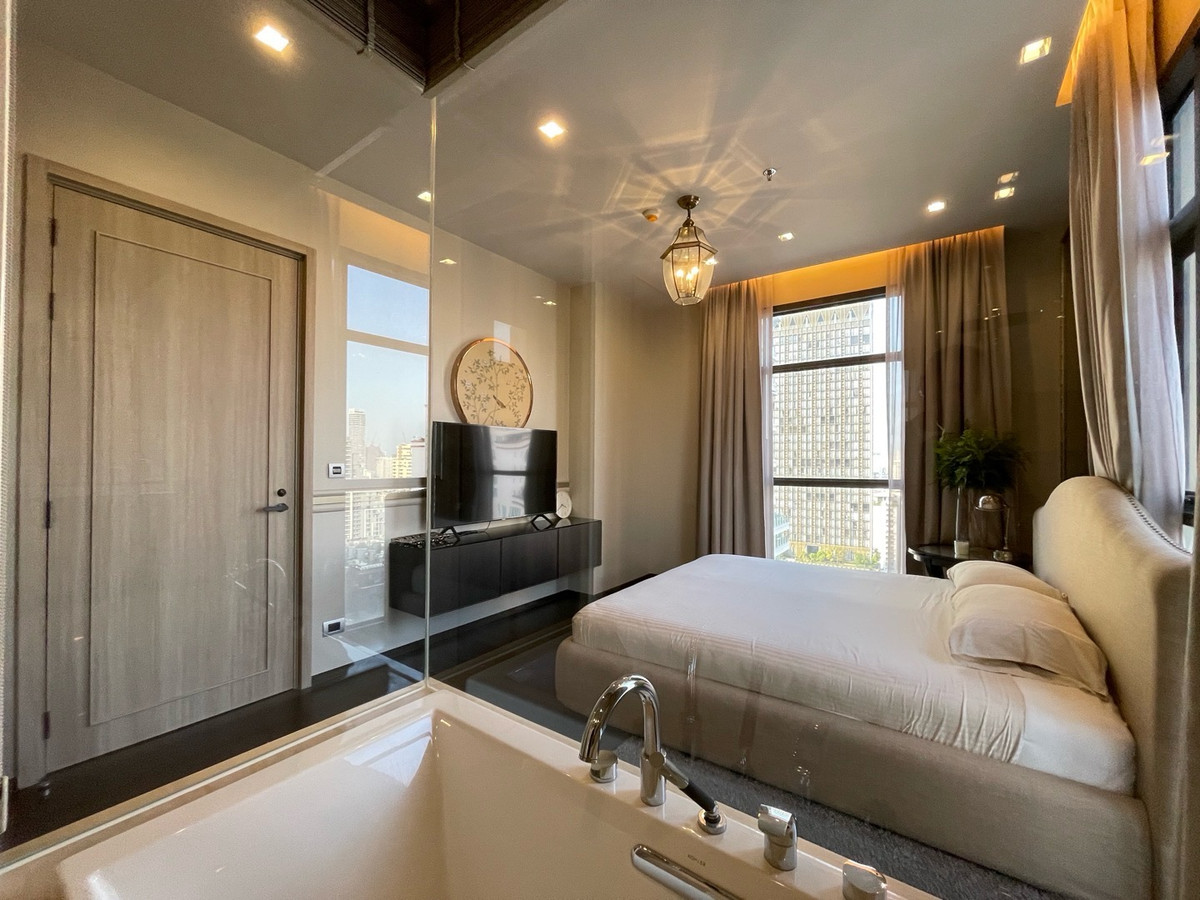 For RentCondoSukhumvit, Asoke, Thonglor : RENT : 1 Bedroom 1 Working room 2 Bathrooms | size 80 sq.m. FL.21 | balcony facing north by city view | The XXXIX Sukhumvit 39