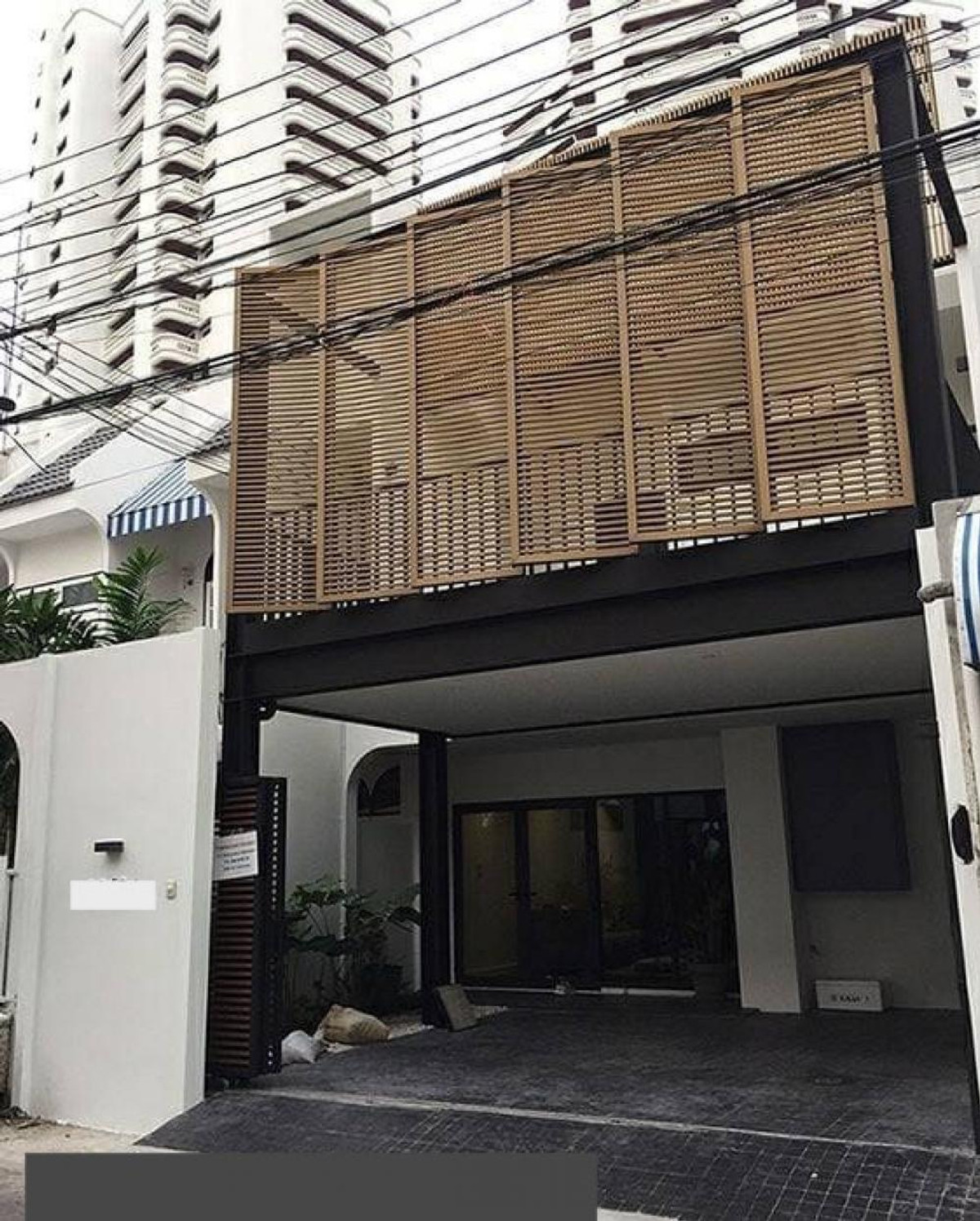 ให้เช่าทาวน์โฮมสุขุมวิท อโศก ทองหล่อ : Charming 2 storey Town Home for RENT : Sukhumvit 49 only 10 minute to BTS Phrom phong