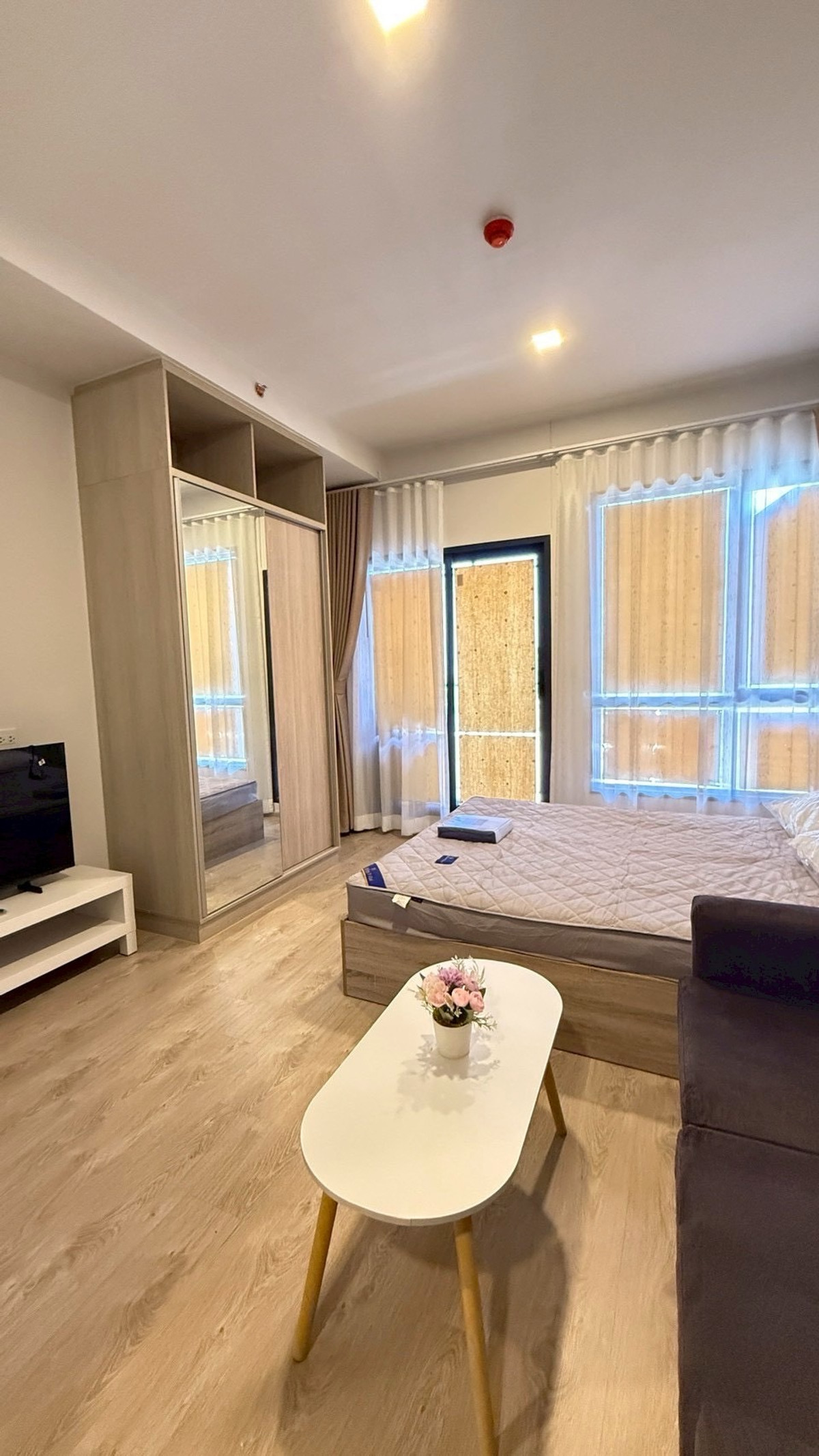 For RentCondoRama9, Petchburi, RCA : For Rent 🚩 The Tree Phatthanakan-Ekkamai, new room, first hand 🎉 1 bed room, size 24 sq m., fully furnished, ready to move in, rental price 13,000 baht.