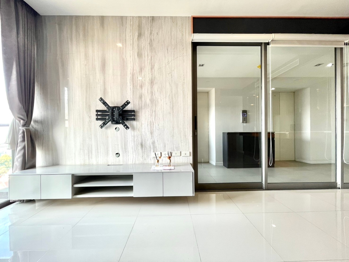 For RentCondoRama3 (Riverside),Satupadit : Starview Rama 3 condo with private lifts, convinient to travel, located near city center and shopping mall