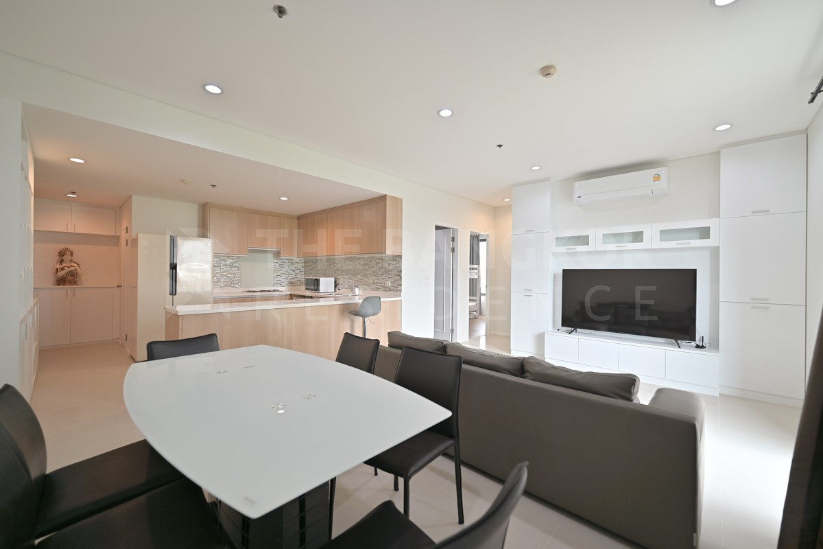 For RentCondoRama9, Petchburi, RCA : 🔥GOOD PRICE - VILLA ASOKE price 40k/month 2 Bed 2 Bath Size 86 sq.m. / Garden view/ fully furnished / Near MRT - By Loft 0842824246