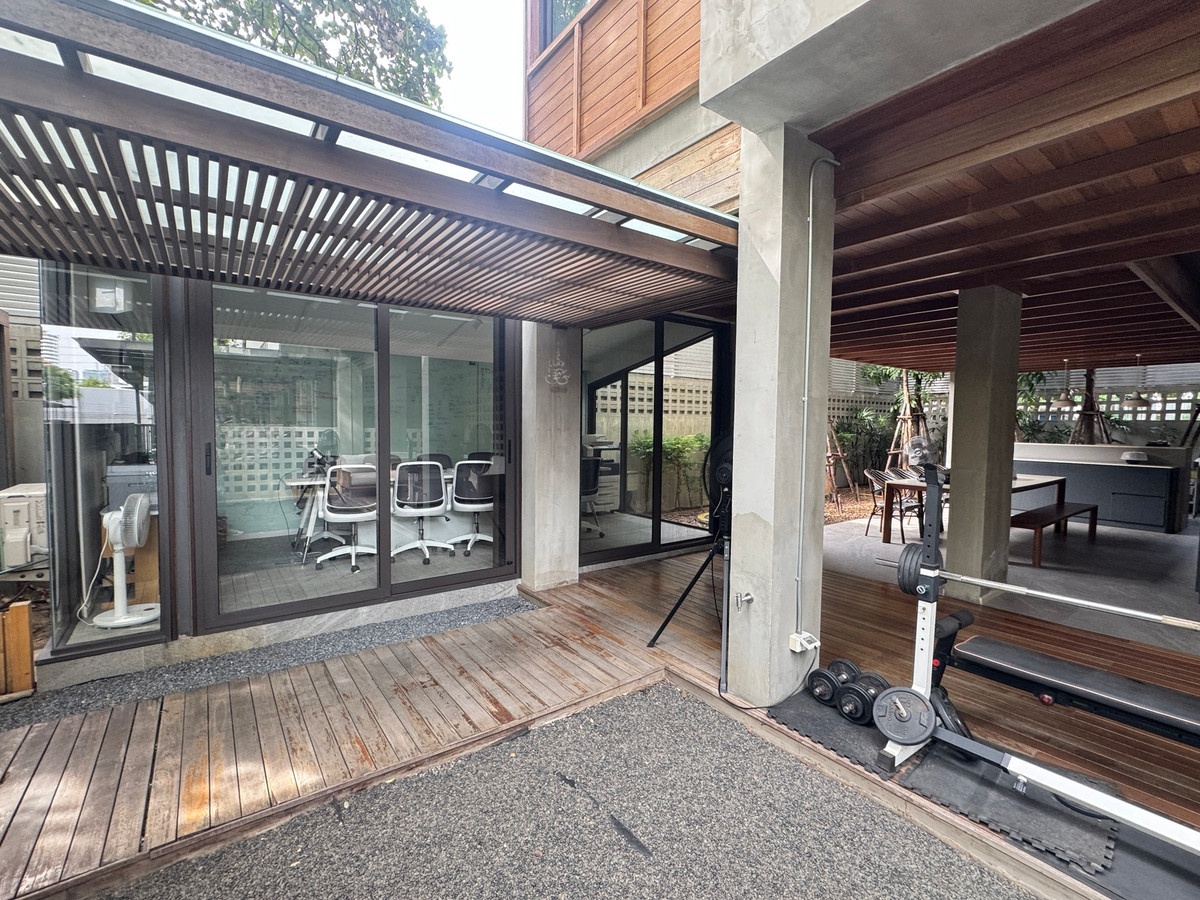 ขายลาดพร้าว เซ็นทรัลลาดพร้าว : 👑👑ขายบ้านแฝด 4 ชั้น ทำเลดีมาก ใกล้ทางด่วนวิภาวดี  4 ห้องนอน 👑👑