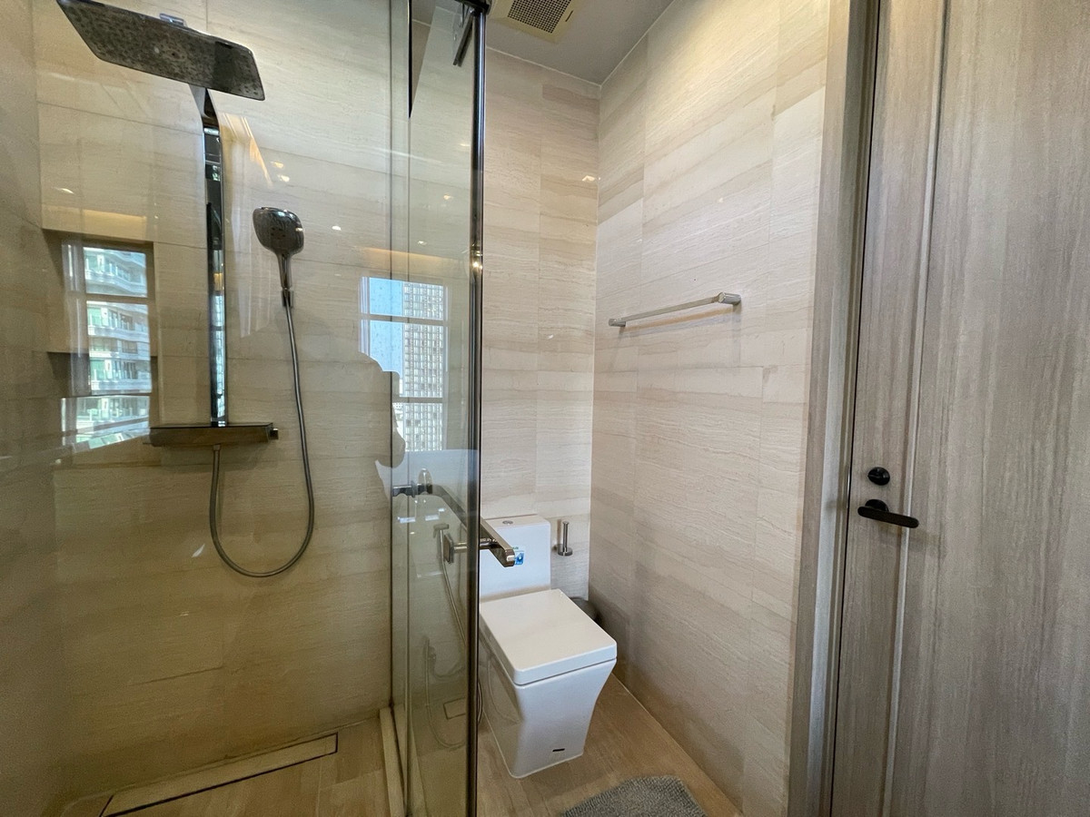 For RentCondoSukhumvit, Asoke, Thonglor : RENT : 1 Bedroom 1 Working room 2 Bathrooms | size 80 sq.m. FL.21 | balcony facing north by city view | The XXXIX Sukhumvit 39