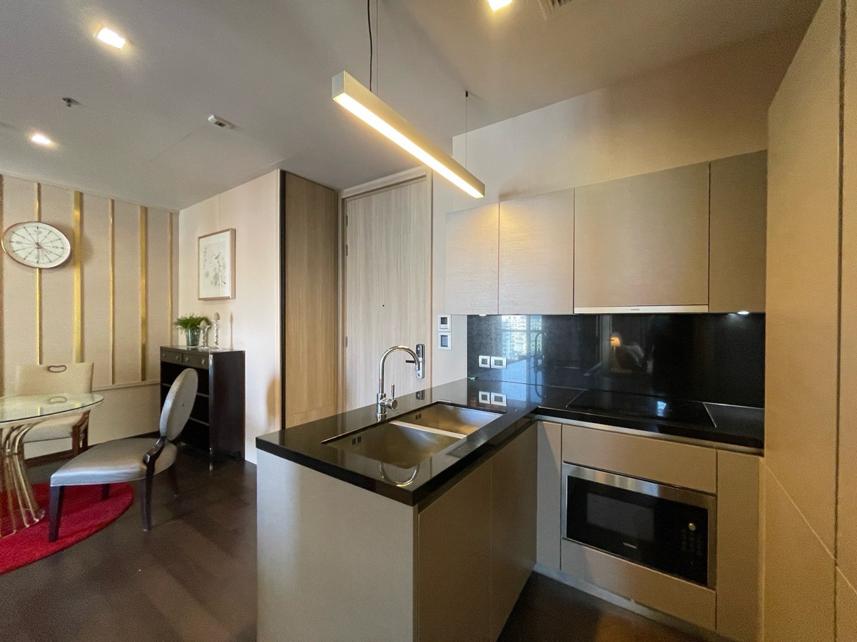 For RentCondoSukhumvit, Asoke, Thonglor : RENT : 1 Bedroom 1 Working room 2 Bathrooms | size 80 sq.m. FL.21 | balcony facing north by city view | The XXXIX Sukhumvit 39
