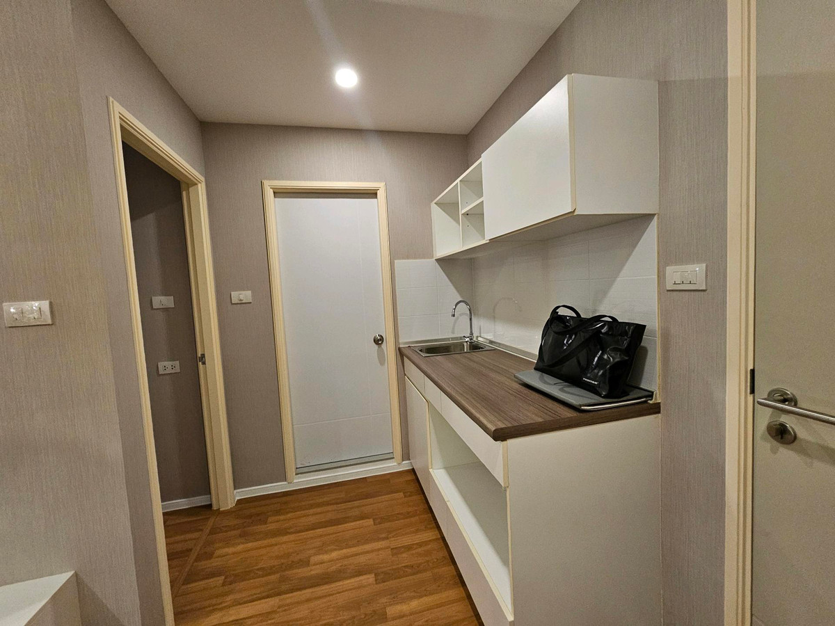 ขายคอนโดบางนา แบริ่ง ลาซาล : ✨ ขายด่วน! ลุมพินี เพลส บางนา กม.3 ✨คอนโดใหม่เอี่ยม ไม่เคยเข้าอยู่ ตกแต่งสวย บิ๊วอินครบ พร้อมอยู่ทันที ระเบียงหันหน้าทิศเหนือไม่ร้อน