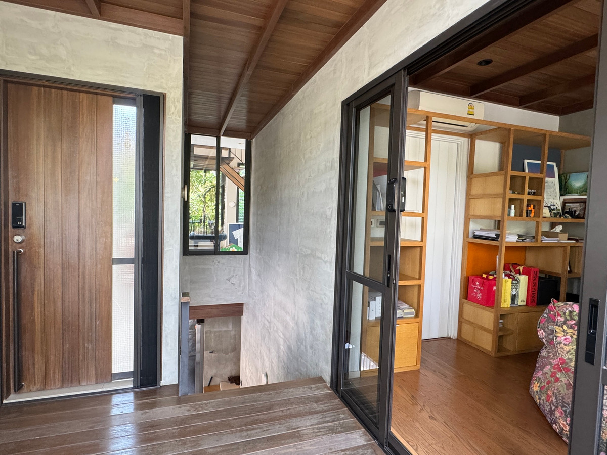 ขายลาดพร้าว เซ็นทรัลลาดพร้าว : 👑👑ขายบ้านแฝด 4 ชั้น ทำเลดีมาก ใกล้ทางด่วนวิภาวดี  4 ห้องนอน 👑👑