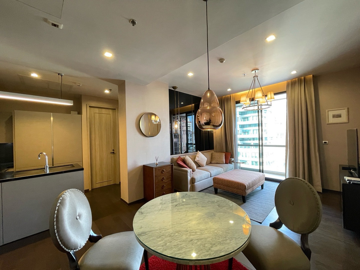 For RentCondoSukhumvit, Asoke, Thonglor : RENT : 1 Bedroom 1 Working room 2 Bathrooms | size 80 sq.m. FL.21 | balcony facing north by city view | The XXXIX Sukhumvit 39