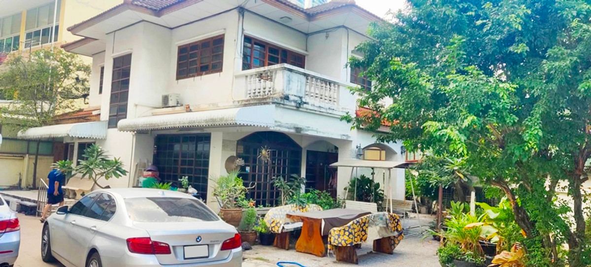 ขายที่ดินสุขุมวิท อโศก ทองหล่อ : ขายที่ดิน 128 ตรว. ห่างจาก BTS พร้อมพงษ์ และเอ็มสเฟียร์ 1 กม.