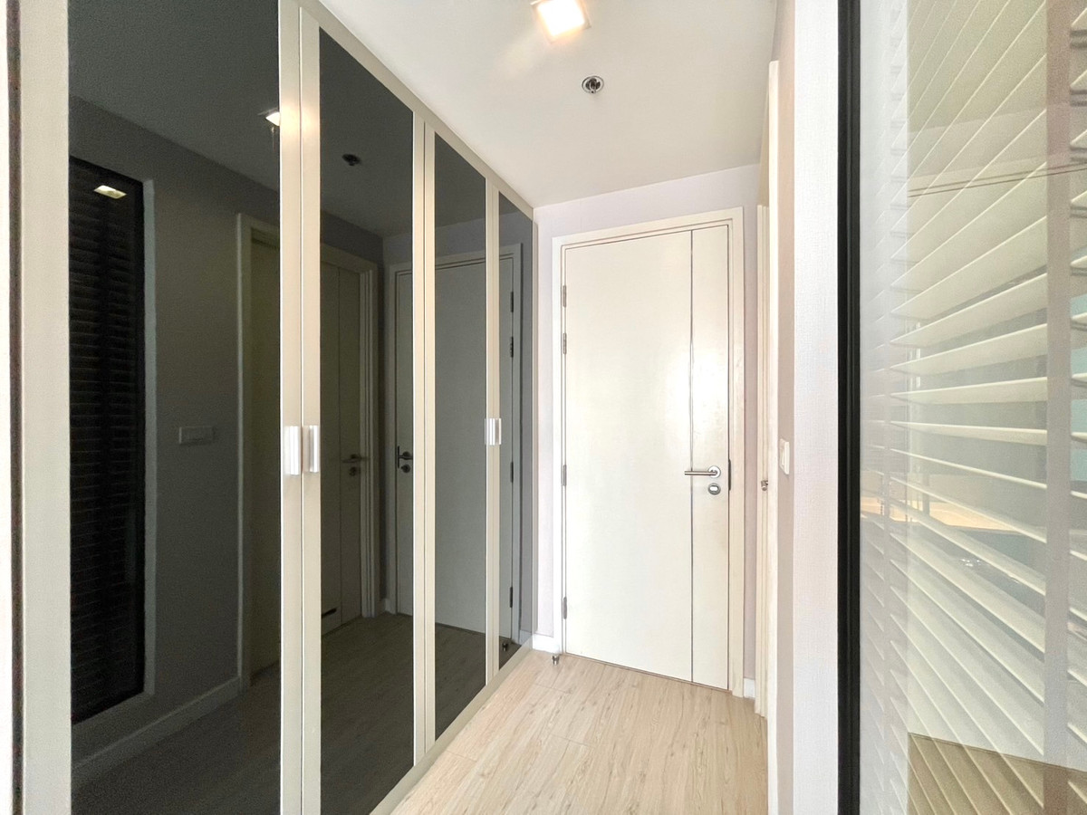 For RentCondoRama3 (Riverside),Satupadit : Starview Rama 3 condo with private lifts, convinient to travel, located near city center and shopping mall