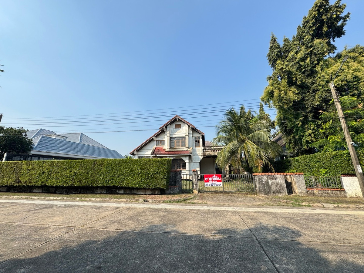 For SaleHousePinklao, Charansanitwong : The owner is selling it himself. Single house, large land area 184 sq m., next to Borom Road, near Ratchaphruek.