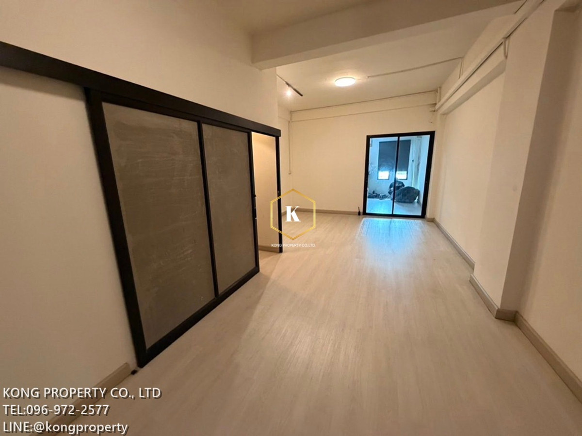 ให้เช่าโกดังสุขุมวิท อโศก ทองหล่อ : ให้เช่าโกดัง พร้อมอาคาร 4 ชั้น ย่าน อโศก ห้วยขวาง กรุงเทพ ใกล้รถไฟฟ้า 