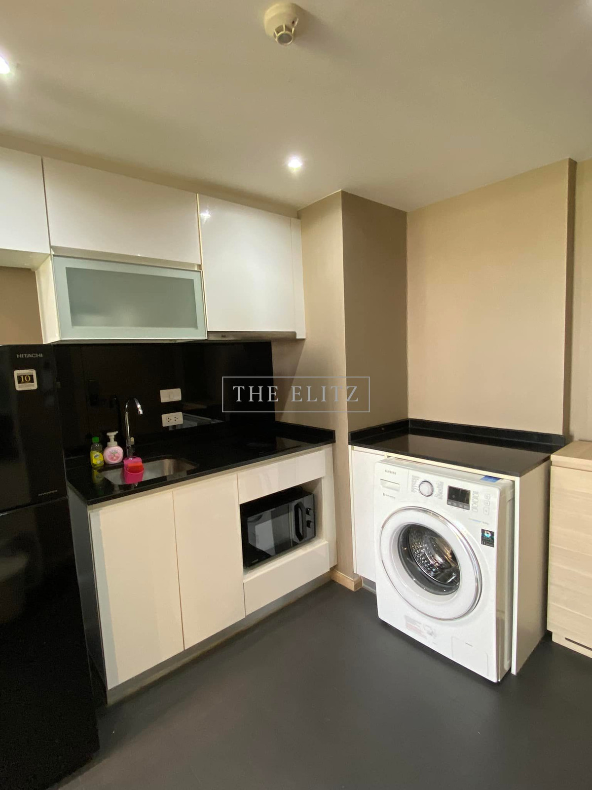 For RentCondoSilom, Saladaeng, Bangrak : ✨ Private Oasis ✨ Klass Silom, small units, not chaotic, quiet atmosphere like being at home in the heart of the city 🎉