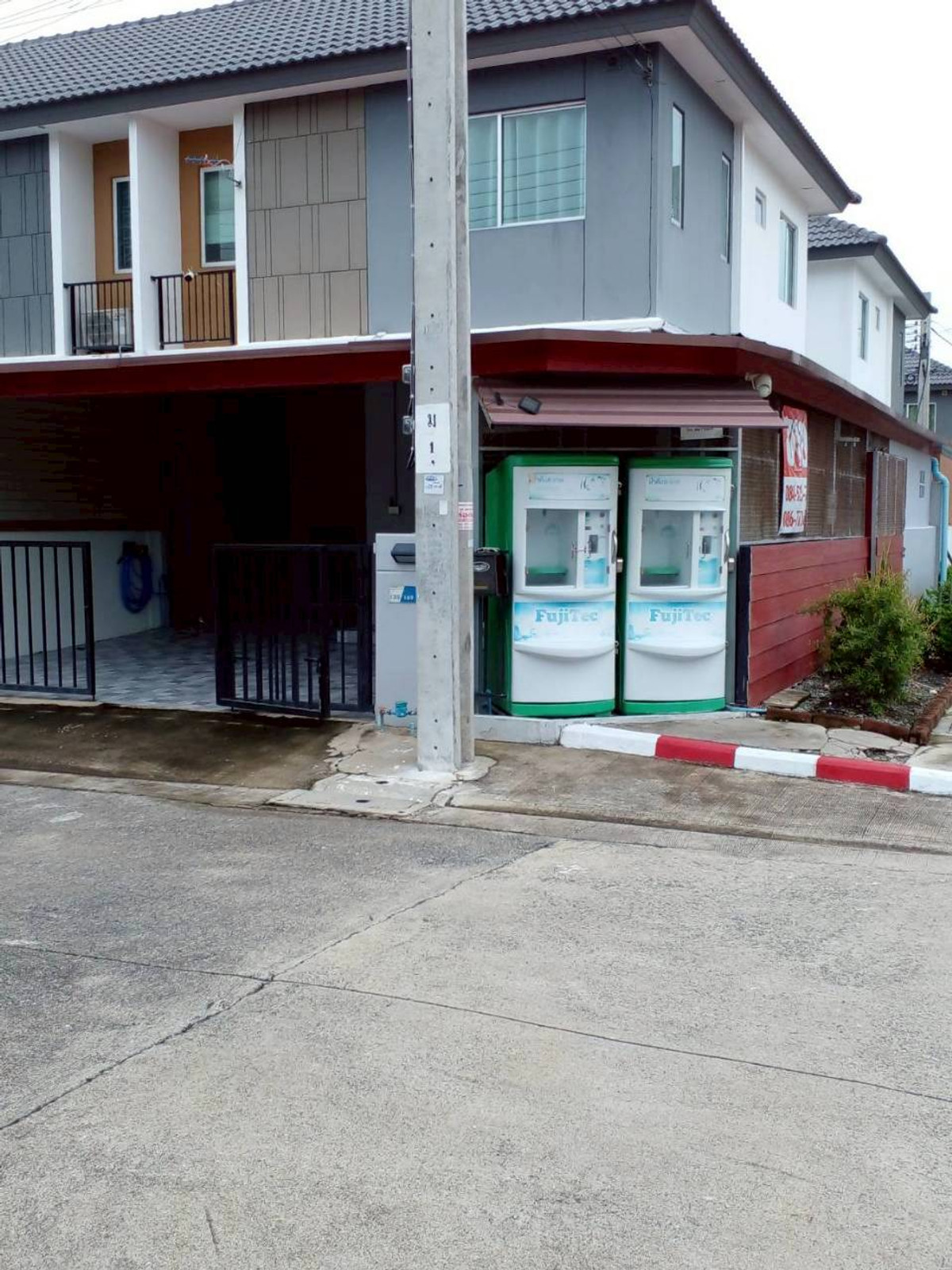 ขายทาวน์โฮมมีนบุรี-ร่มเกล้า : ขายบ้านทาวเฮาส์หมู่บ้านพฤกษาเลียบวารี-มีนบุรี หลังมุม มีพื้นที่ข้าง