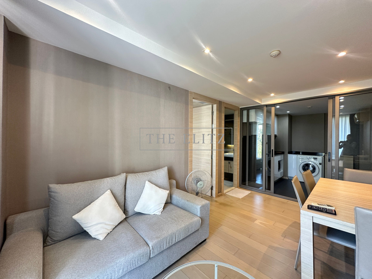 For RentCondoSilom, Saladaeng, Bangrak : ✨ Private Oasis ✨ Klass Silom, small units, not chaotic, quiet atmosphere like being at home in the heart of the city 🎉
