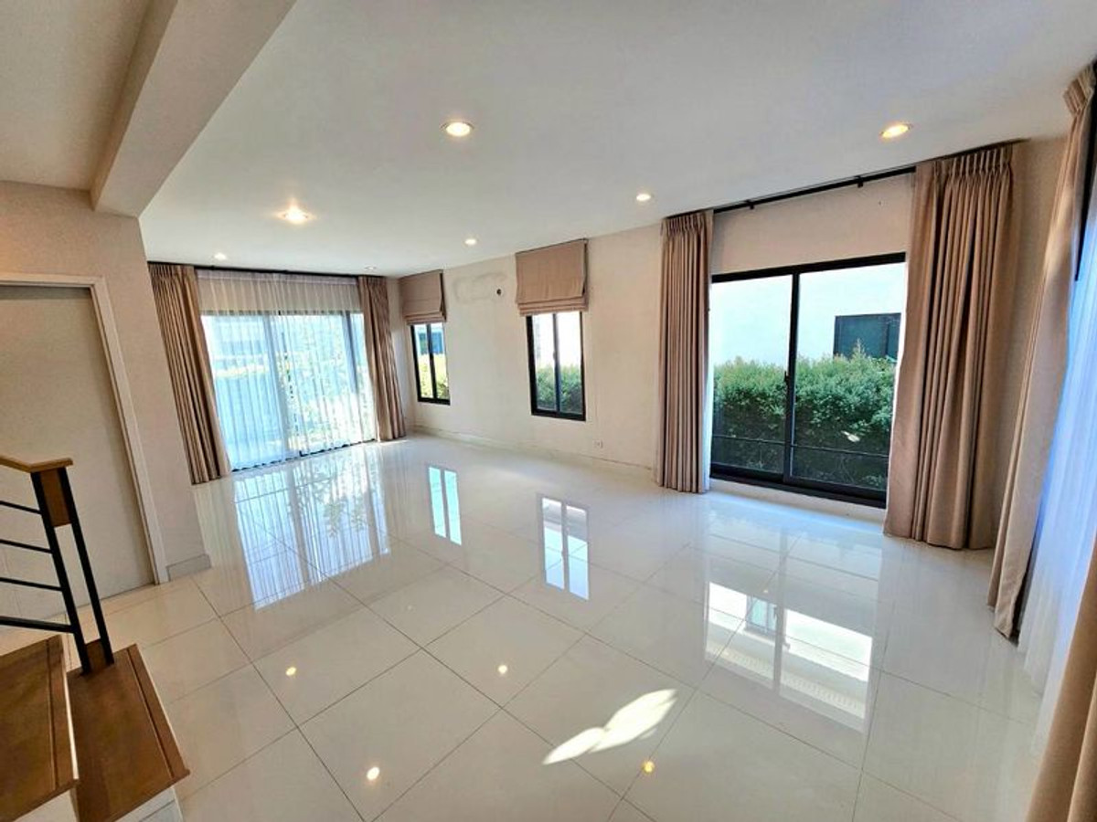 ขายบ้านมีนบุรี-ร่มเกล้า : The Plant รามคำแหง-วงแหวน 52.5 ตร.ว. 3 ห้องนอน 3 ห้องน้ำ ถนนเมน ซอย เคหะร่มเกล้า 78 แยก 1 แขวงราษฎร์พัฒนา เขตสะพานสูง กรุงเทพมหานคร