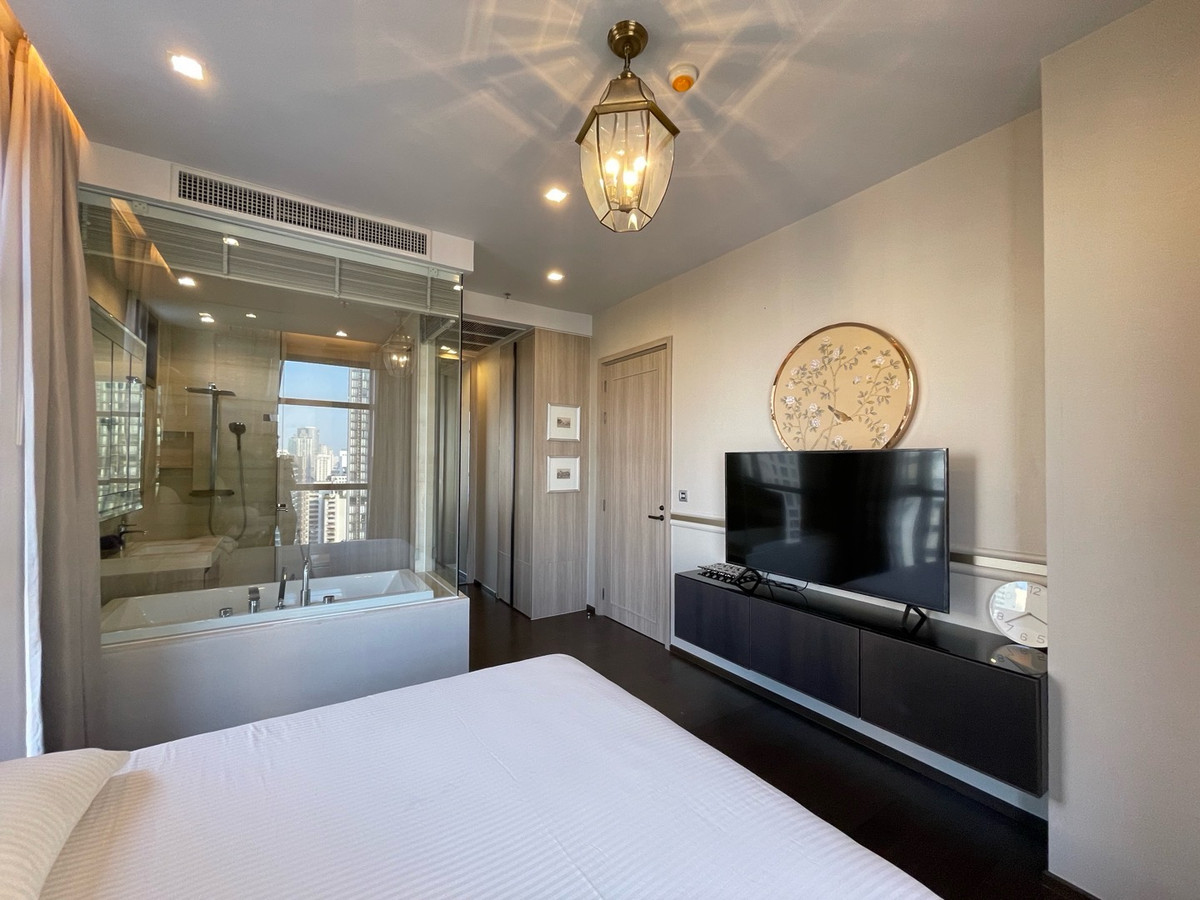 For RentCondoSukhumvit, Asoke, Thonglor : RENT : 1 Bedroom 1 Working room 2 Bathrooms | size 80 sq.m. FL.21 | balcony facing north by city view | The XXXIX Sukhumvit 39