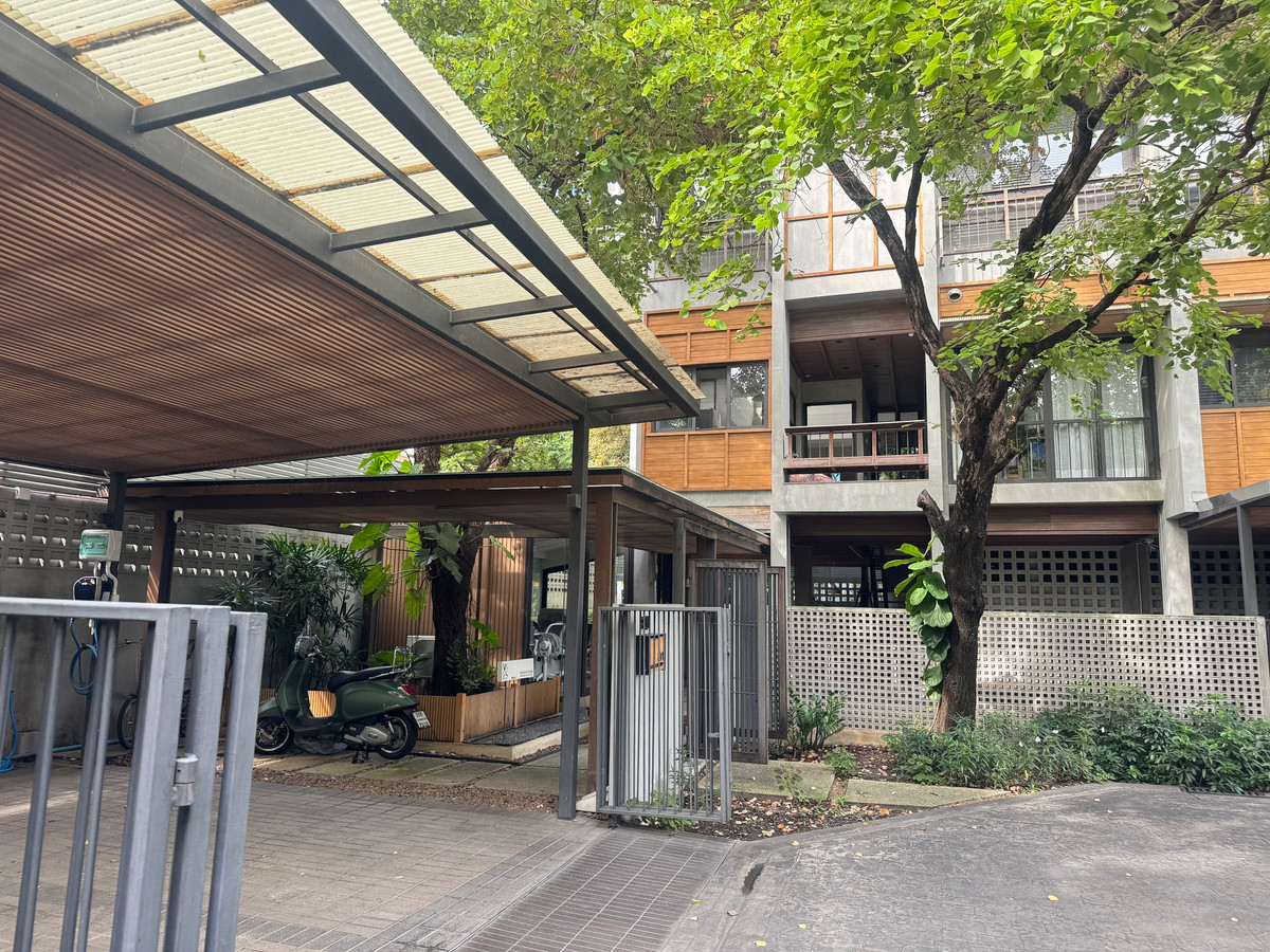 ขายลาดพร้าว เซ็นทรัลลาดพร้าว : 👑👑ขายบ้านแฝด 4 ชั้น ทำเลดีมาก ใกล้ทางด่วนวิภาวดี  4 ห้องนอน 👑👑