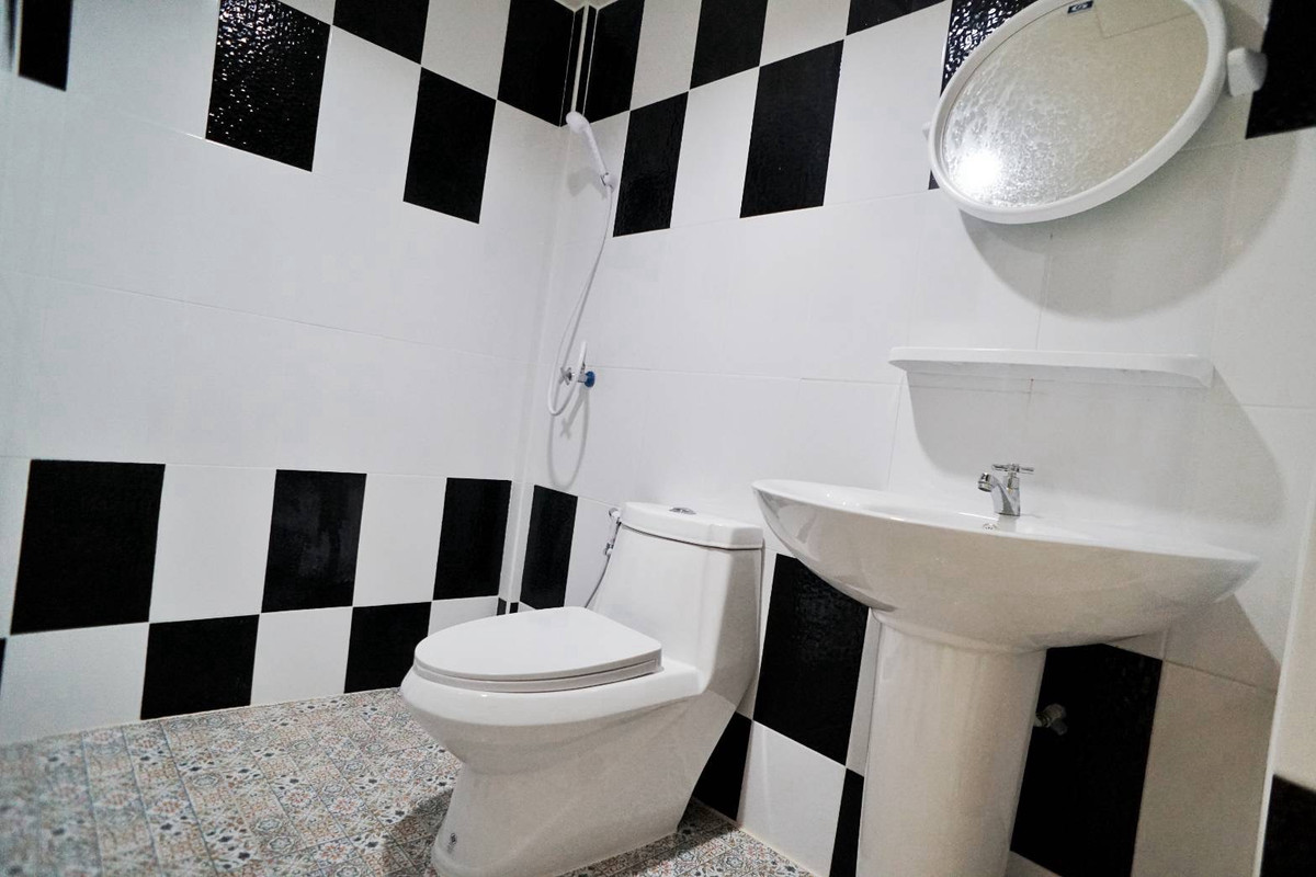 ขายโฮมออฟฟิศเลียบทางด่วนรามอินทรา : ขายโฮมออฟฟิศ 4ชั้น ซอยประดิษฐ์มนูธรรม10 เรียบด่วนเอกมัยรามอินทรา เยื้องเซ็นทรัลอีสต์วิลล์ 350ตารางเมตร