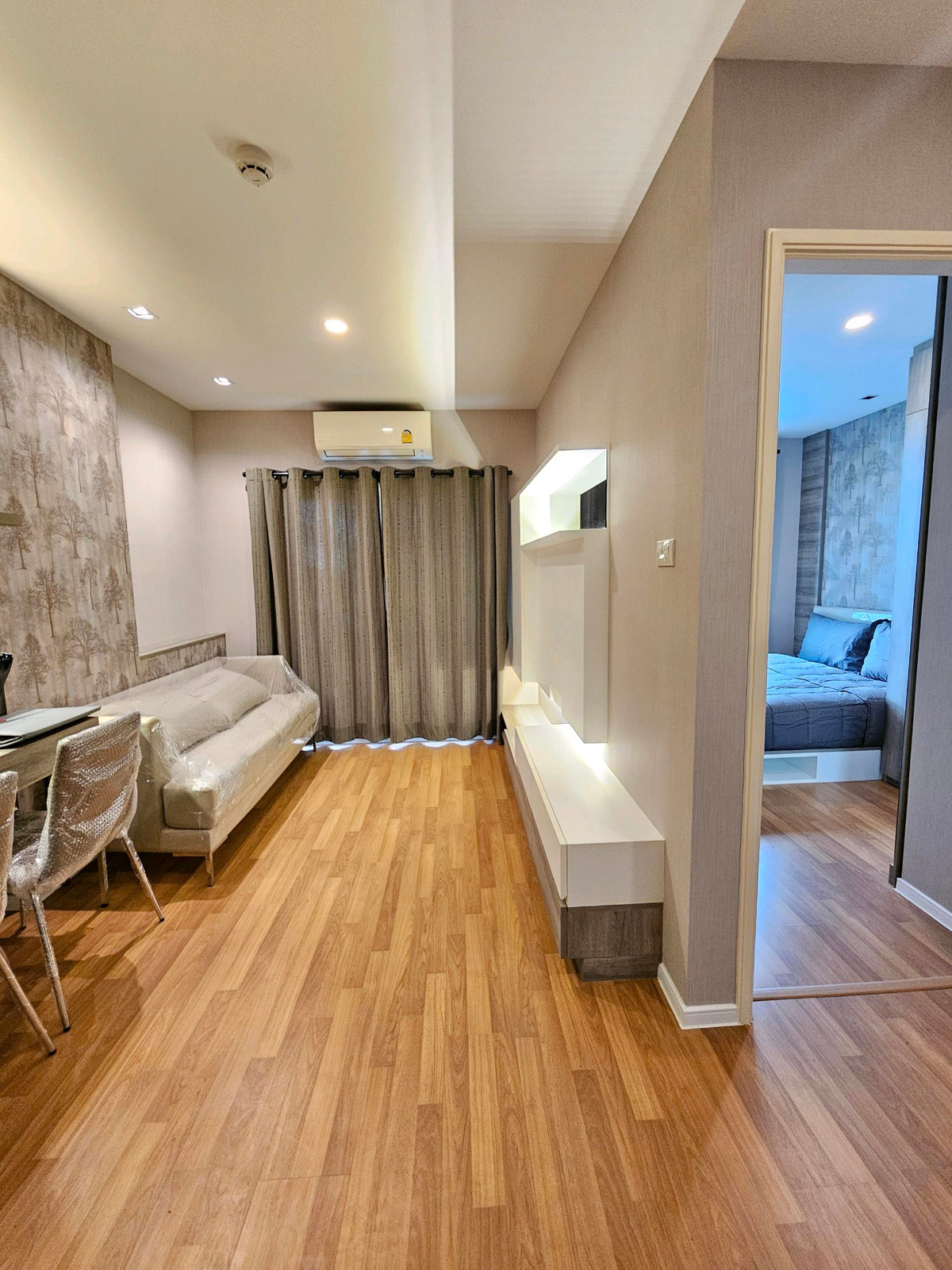 ขายคอนโดบางนา แบริ่ง ลาซาล : ✨ ขายด่วน! ลุมพินี เพลส บางนา กม.3 ✨คอนโดใหม่เอี่ยม ไม่เคยเข้าอยู่ ตกแต่งสวย บิ๊วอินครบ พร้อมอยู่ทันที ระเบียงหันหน้าทิศเหนือไม่ร้อน