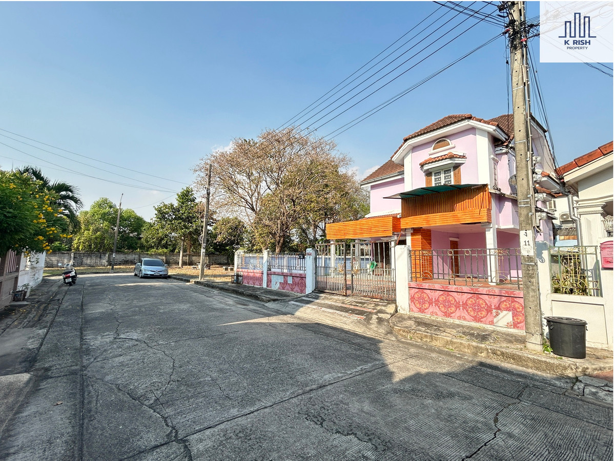 ขายบ้านมีนบุรี-ร่มเกล้า : 🚨 ขายด่วน! บ้านเดี่ยวแปลงมุม ติดสวน ราคาถูกมาก 57 ตร.ว  หมู่บ้าน ธารารมณ์พาร์คเวย์โฮม รามคำแหง 150 ใกล้รถไฟฟ้าสายสีส้ม สถานีน้อมเกล้า