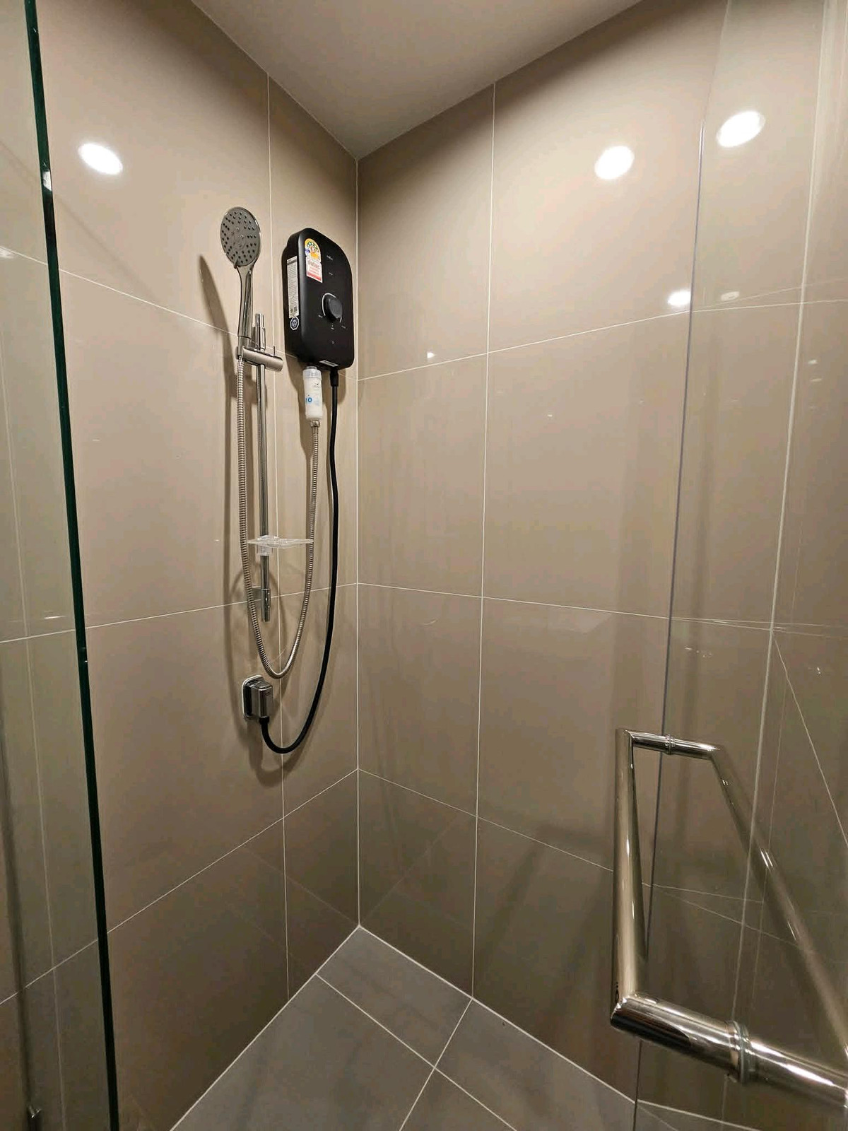 ให้เช่าคอนโดเสรีไทย-นิด้า : 🚆✨ ใกล้รถไฟฟ้าสายสีเหลือง สถานีลำสาลี เพียง 190 เมตร ห้องว่างพร้อมเข้าอยู่