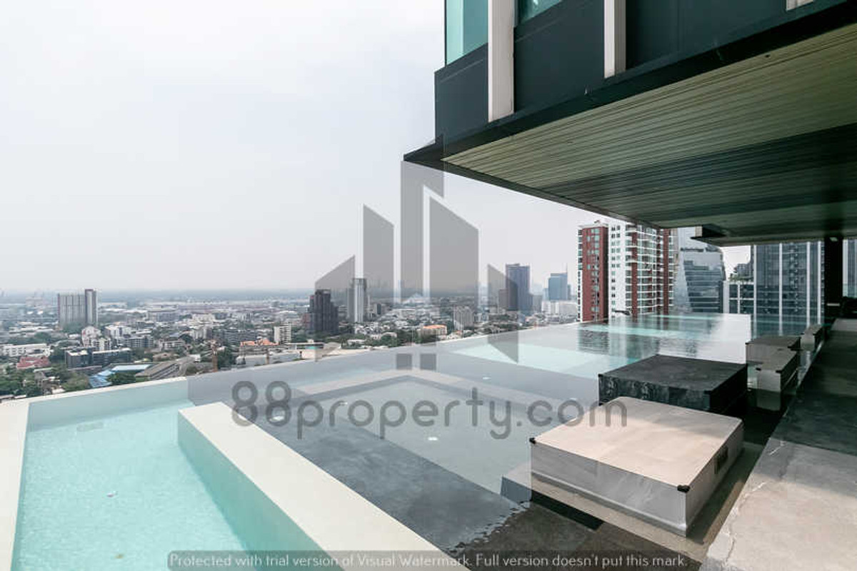 For RentCondoSukhumvit, Asoke, Thonglor : For rent, Rhythm Ekkamai, 30th floor, beautiful view, not blocked, studio room 30 sq m, fully furnished, near BTS Ekkamai.
