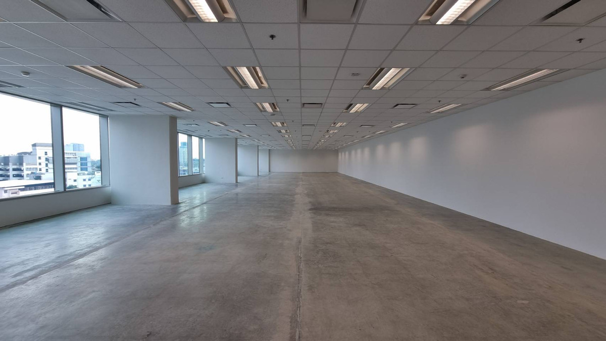 For RentOfficeKhlongtoei, Kluaynamthai : Office Space for Rent – Rama 4 Area Near MRT Queen Sirikit National Convention Centre