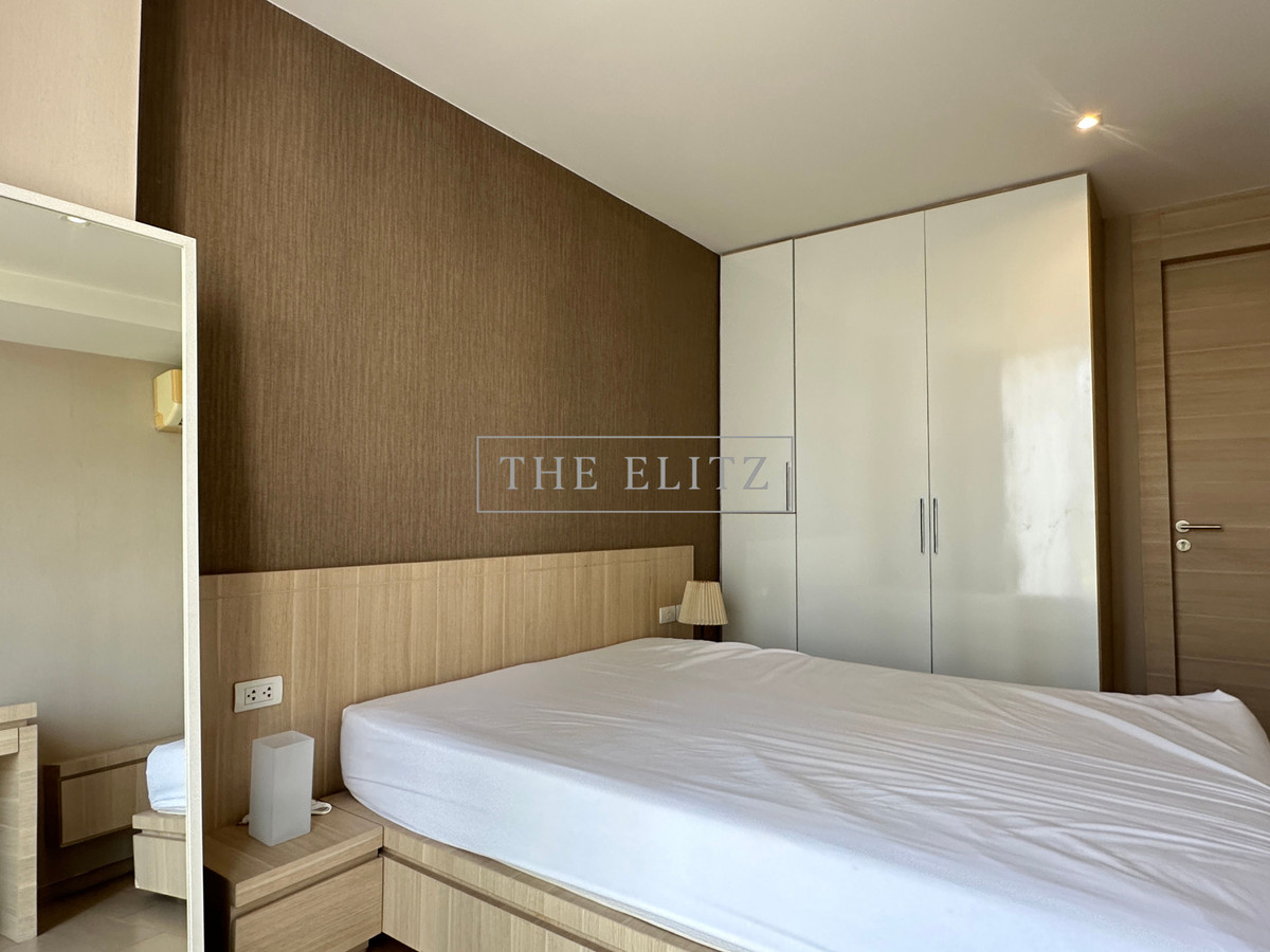 For RentCondoSilom, Saladaeng, Bangrak : ✨ Private Oasis ✨ Klass Silom, small units, not chaotic, quiet atmosphere like being at home in the heart of the city 🎉