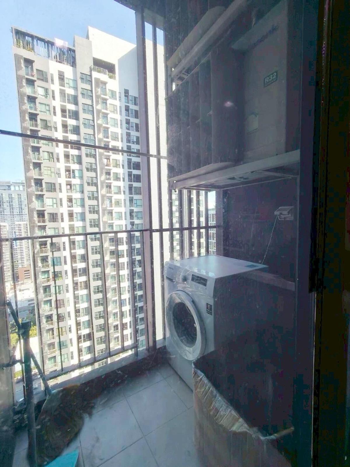 ให้เช่าคอนโดพระราม 9 เพชรบุรีตัดใหม่ RCA : ให้เช่า คอนโด Life Asoke – Rama 9 1 ห้องนอน ขนาด 33 ตร.ม. ชั้น 27 เฟอร์ครบ ใกล้ MRT 