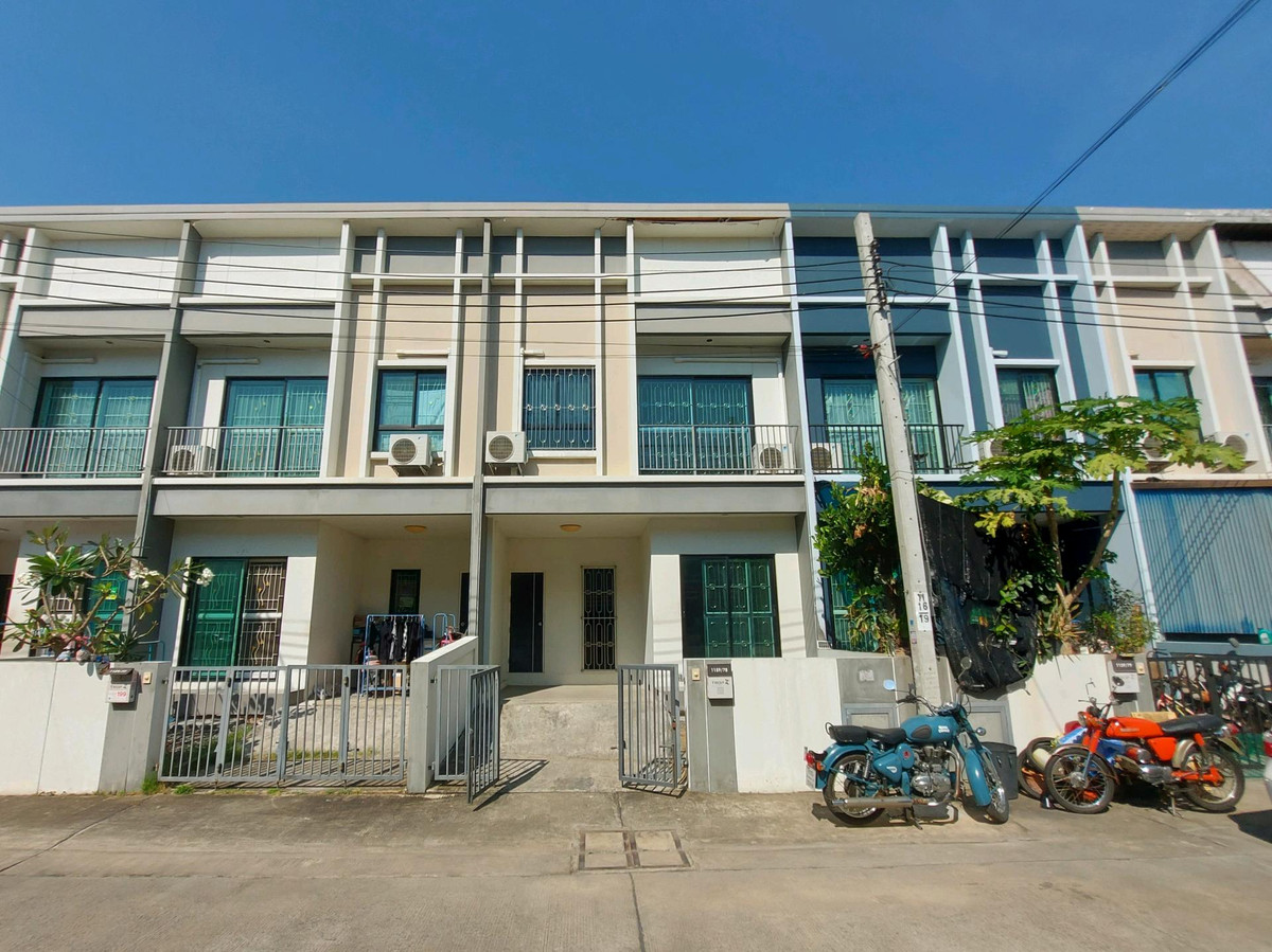 ขายทาวน์โฮมลาดกระบัง สุวรรณภูมิ : ขายทาวน์โฮม ลาดกระบัง เดอะ ทรอป 2 ใกล้สนามบินสุวรรณภูมิ ใกล้มอเตอร์เวย์ ราคา 2.49 ล้าน