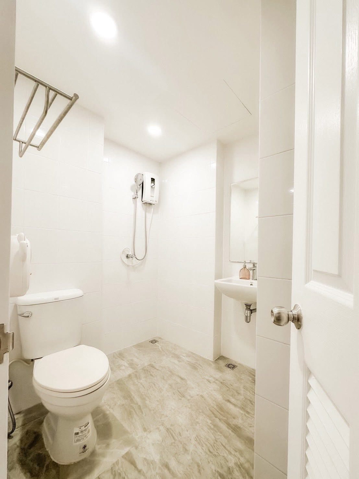 ขายคอนโดอ่อนนุช อุดมสุข : ขายลดภาระ🔥🔥คอนโดราคาพิเศษ ทำเลดี โครงการ ดิ เอสเคป สุขุมวิท 101/1 MD-26086285