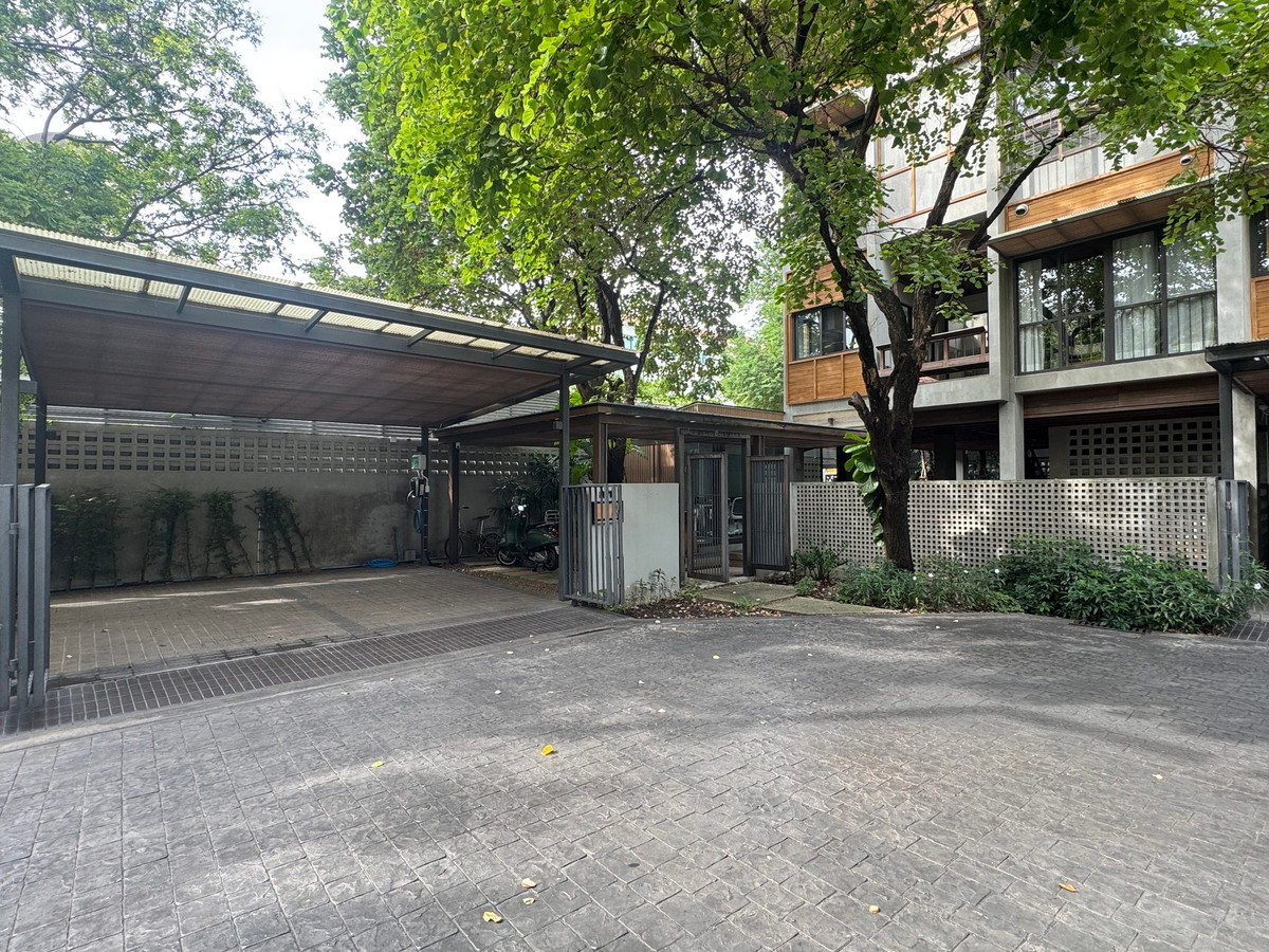 ขายลาดพร้าว เซ็นทรัลลาดพร้าว : 👑👑ขายบ้านแฝด 4 ชั้น ทำเลดีมาก ใกล้ทางด่วนวิภาวดี  4 ห้องนอน 👑👑