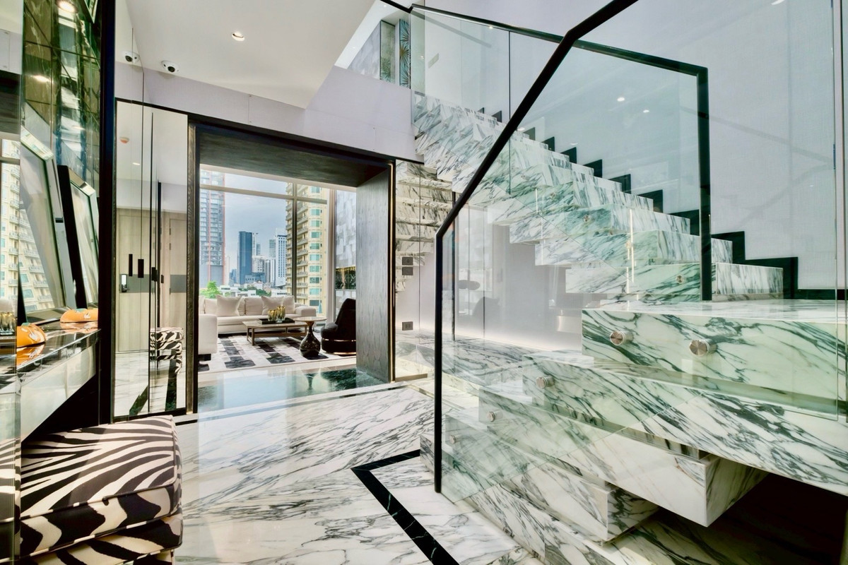 ขายคอนโดสุขุมวิท อโศก ทองหล่อ : เพนท์เฮาส์ดูเพล็กซ์ขนาดใหญ่ พร้อมอยู่ ในซอยสุขุมวิท 31