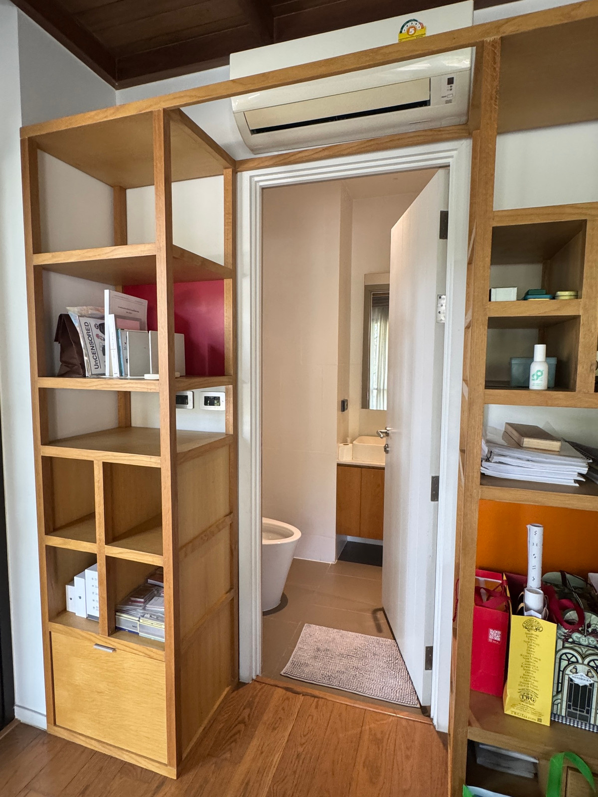 ขายลาดพร้าว เซ็นทรัลลาดพร้าว : 👑👑ขายบ้านแฝด 4 ชั้น ทำเลดีมาก ใกล้ทางด่วนวิภาวดี  4 ห้องนอน 👑👑