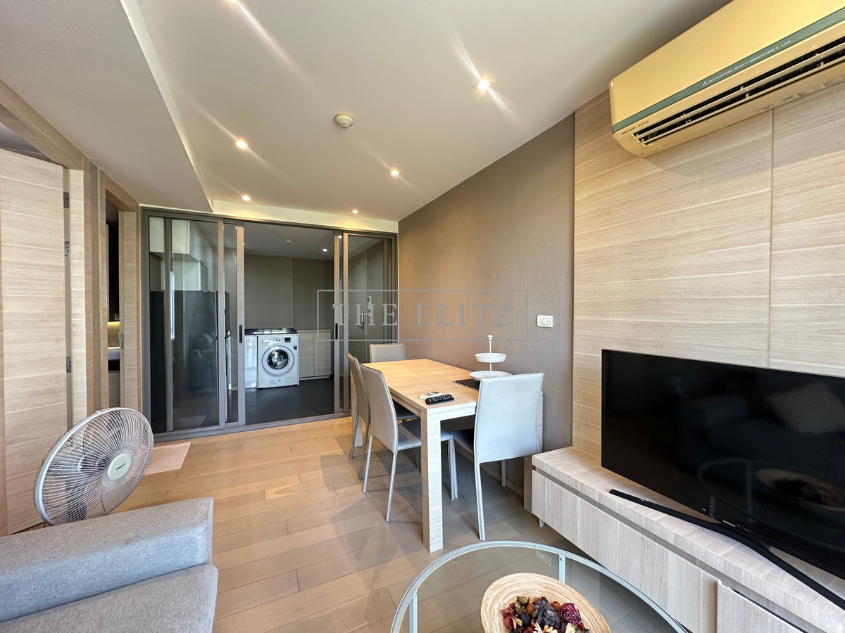 For RentCondoSilom, Saladaeng, Bangrak : ✨ Private Oasis ✨ Klass Silom, small units, not chaotic, quiet atmosphere like being at home in the heart of the city 🎉