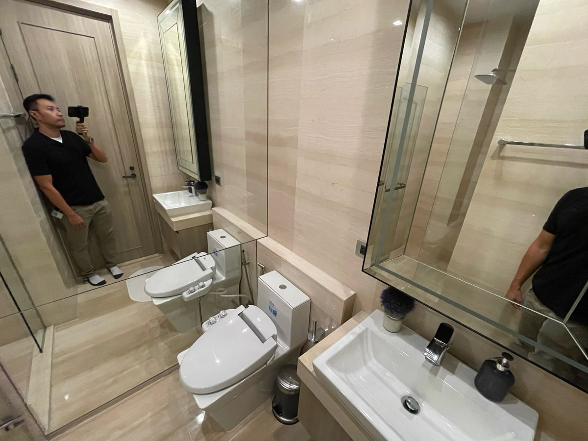 For RentCondoSukhumvit, Asoke, Thonglor : RENT : 1 Bedroom 1 Working room 2 Bathrooms | size 80 sq.m. FL.21 | balcony facing north by city view | The XXXIX Sukhumvit 39