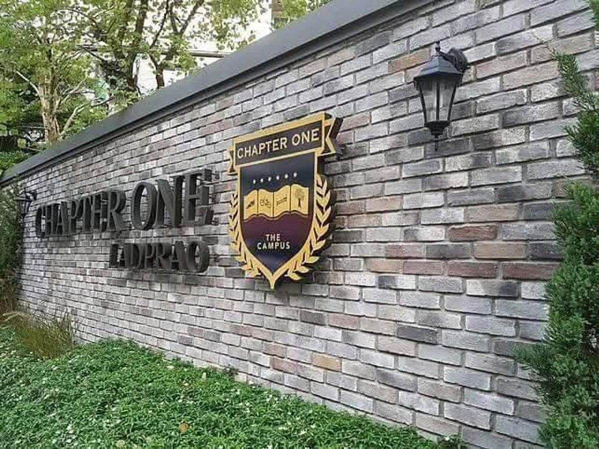 For RentCondoLadprao, Central Ladprao : 🚆 Near MRT Phahon Yothin, only 350 meters. 🛍 Near Central Lat Phrao / Union Mall, convenient travel.