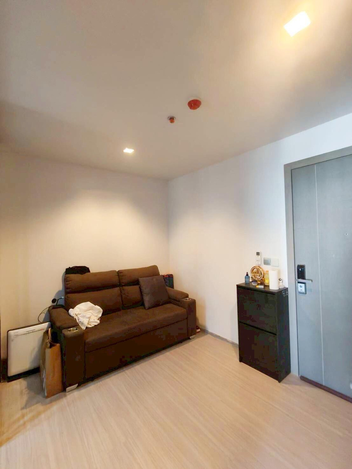 ให้เช่าคอนโดพระราม 9 เพชรบุรีตัดใหม่ RCA : ให้เช่า คอนโด Life Asoke – Rama 9 1 ห้องนอน ขนาด 33 ตร.ม. ชั้น 27 เฟอร์ครบ ใกล้ MRT 