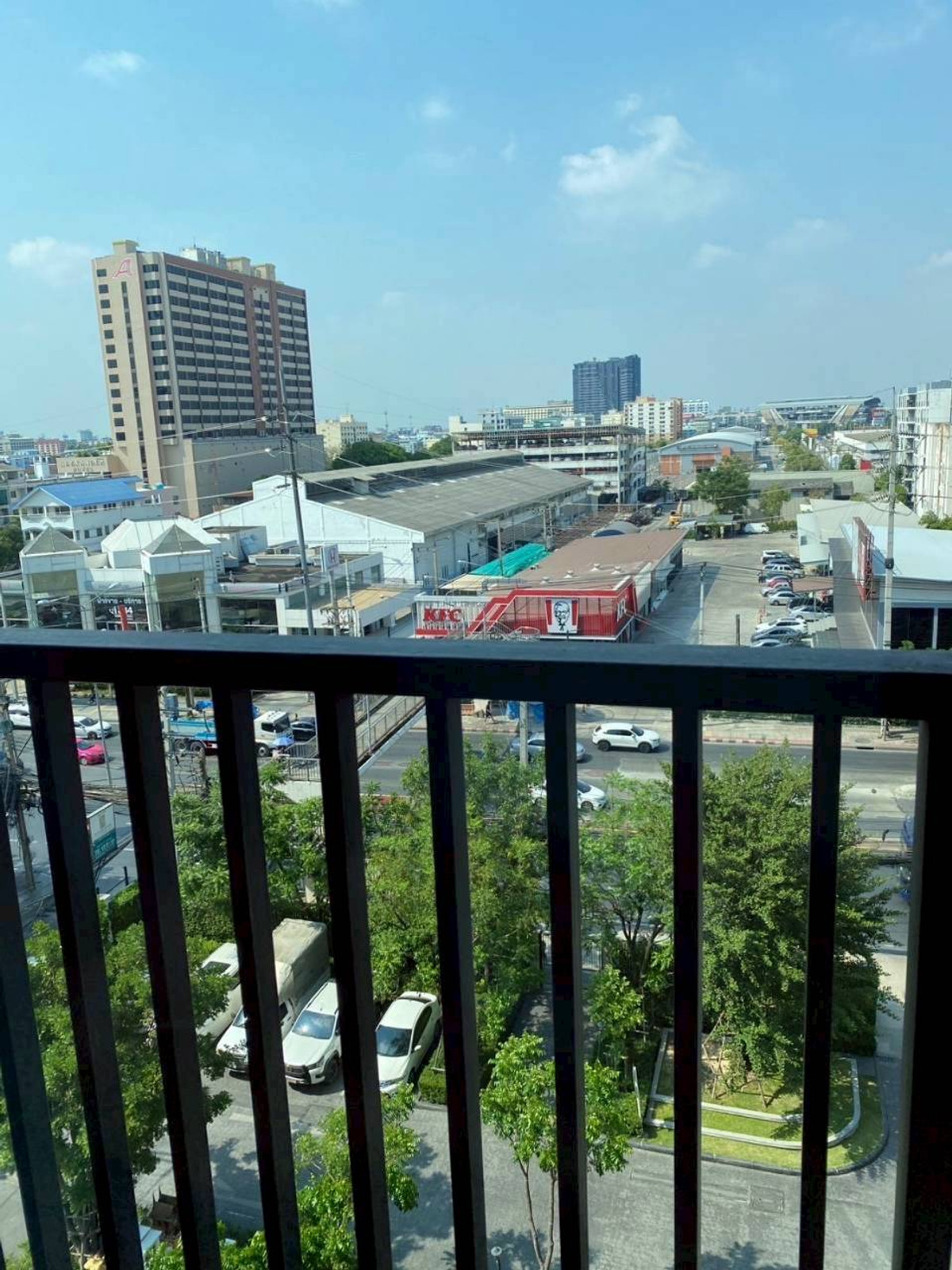 For SaleCondoRamkhamhaeng, Hua Mak : ✅ S-KBR253 ✅ Line : @p2nproperty