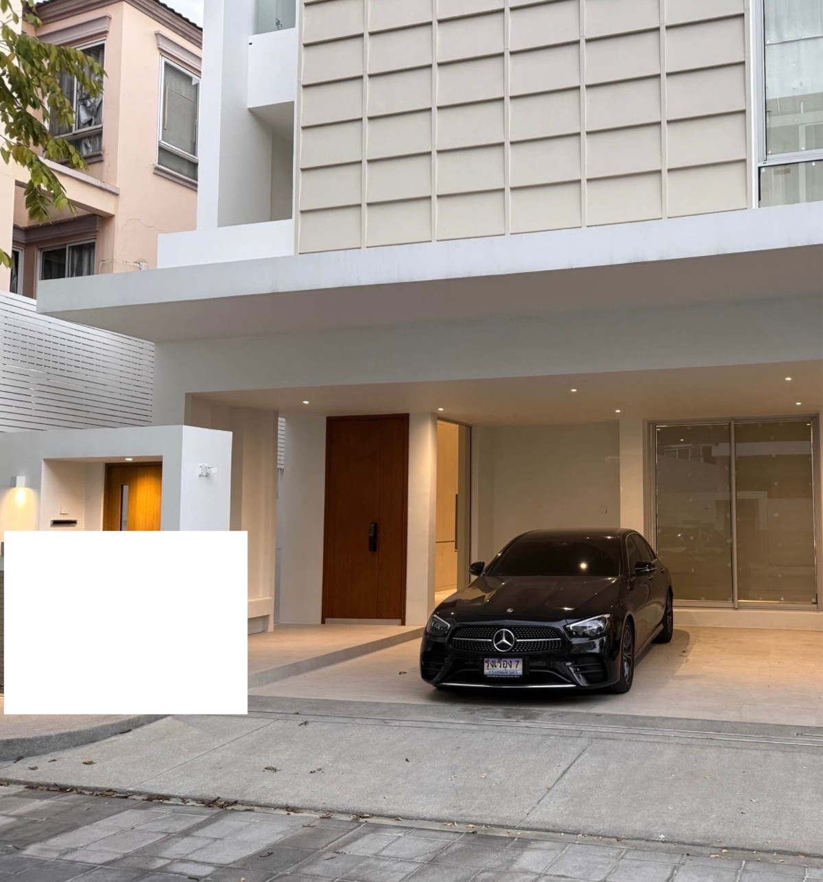 For RentHouseRama9, Petchburi, RCA : For rent: Noble Terra Rama 9 - Ekkamai, near SISB International School, 4 bedrooms.