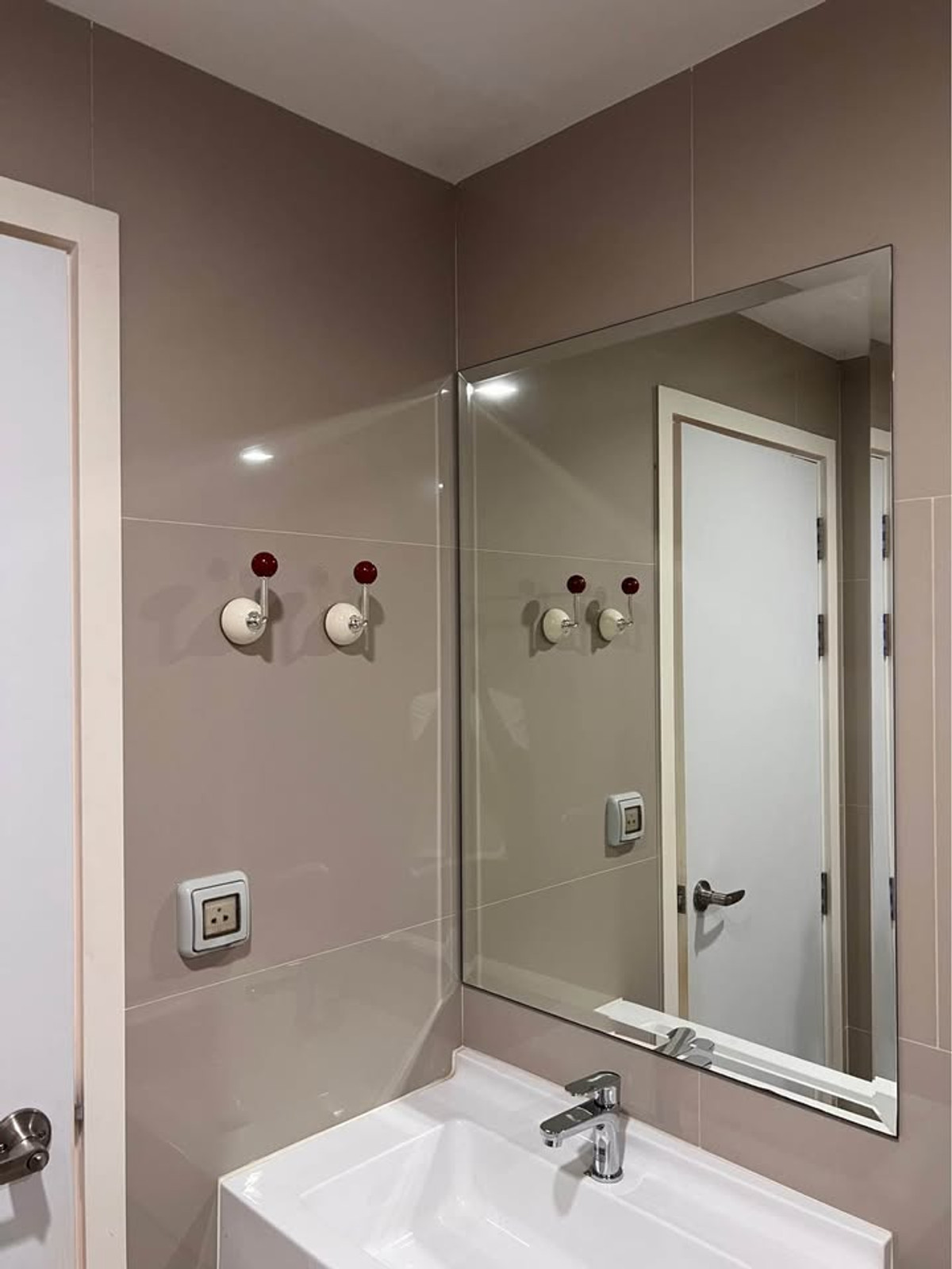 For RentCondoPattanakan, Srinakarin : Condo for rent – ​​Rich Park @ Triple Station, next to Airport Rail Link and MRT Hua Mak (Rt-01)