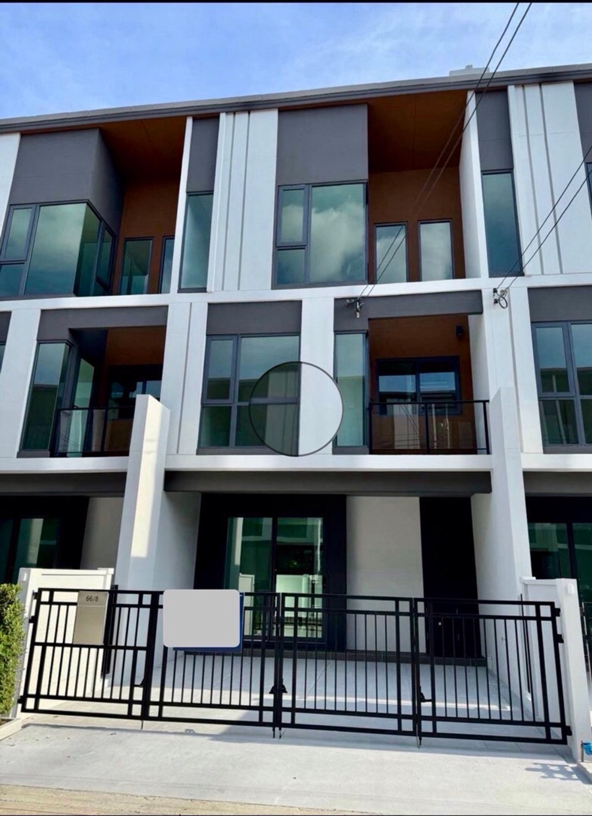 For RentTownhomeMin Buri, Romklao : For rent, Baan Klang Muang Townhome, Ramkhamhaeng 174, Min Buri, Bangkok.