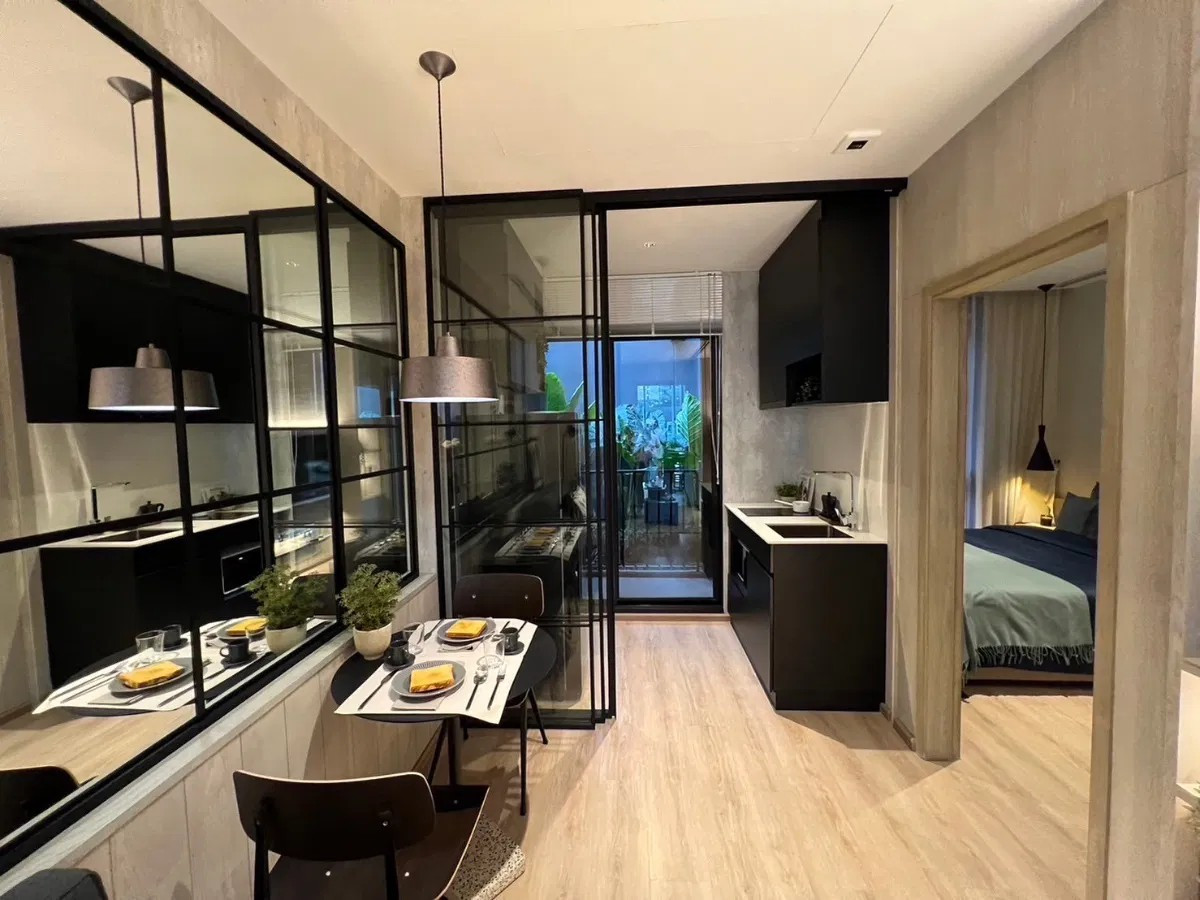 ขายดาวน์คอนโดพระราม 9 เพชรบุรีตัดใหม่ RCA : [ขายดาวน์]! 4.15 MB วิวโล่งไม่บล็อก (ทิศตะวันออก) | 1 Bed 30 ตร.ม. แต่งครบพร้อมอยู่