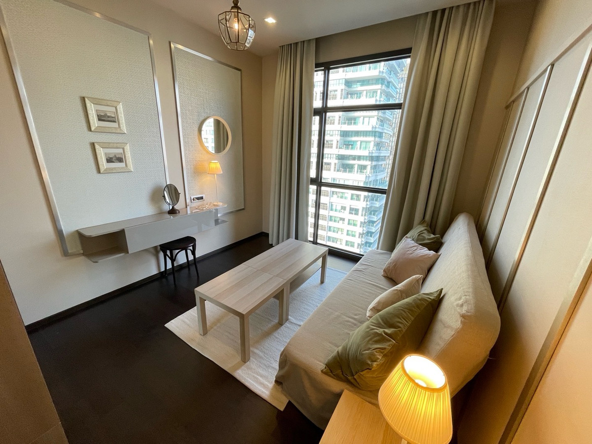 For RentCondoSukhumvit, Asoke, Thonglor : RENT : 1 Bedroom 1 Working room 2 Bathrooms | size 80 sq.m. FL.21 | balcony facing north by city view | The XXXIX Sukhumvit 39