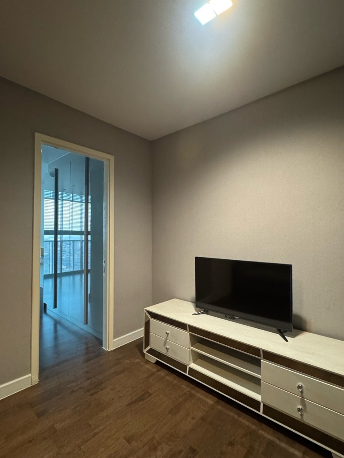 ให้เช่าคอนโดพระราม 9 เพชรบุรีตัดใหม่ RCA : ให้เช่า 📍 A Space ID Asoke - Ratchada 📍 เฟอร์นิเจอร์ และ เครื่องใช้ไฟฟ้าครบ ใกล้ MRT พระราม 9