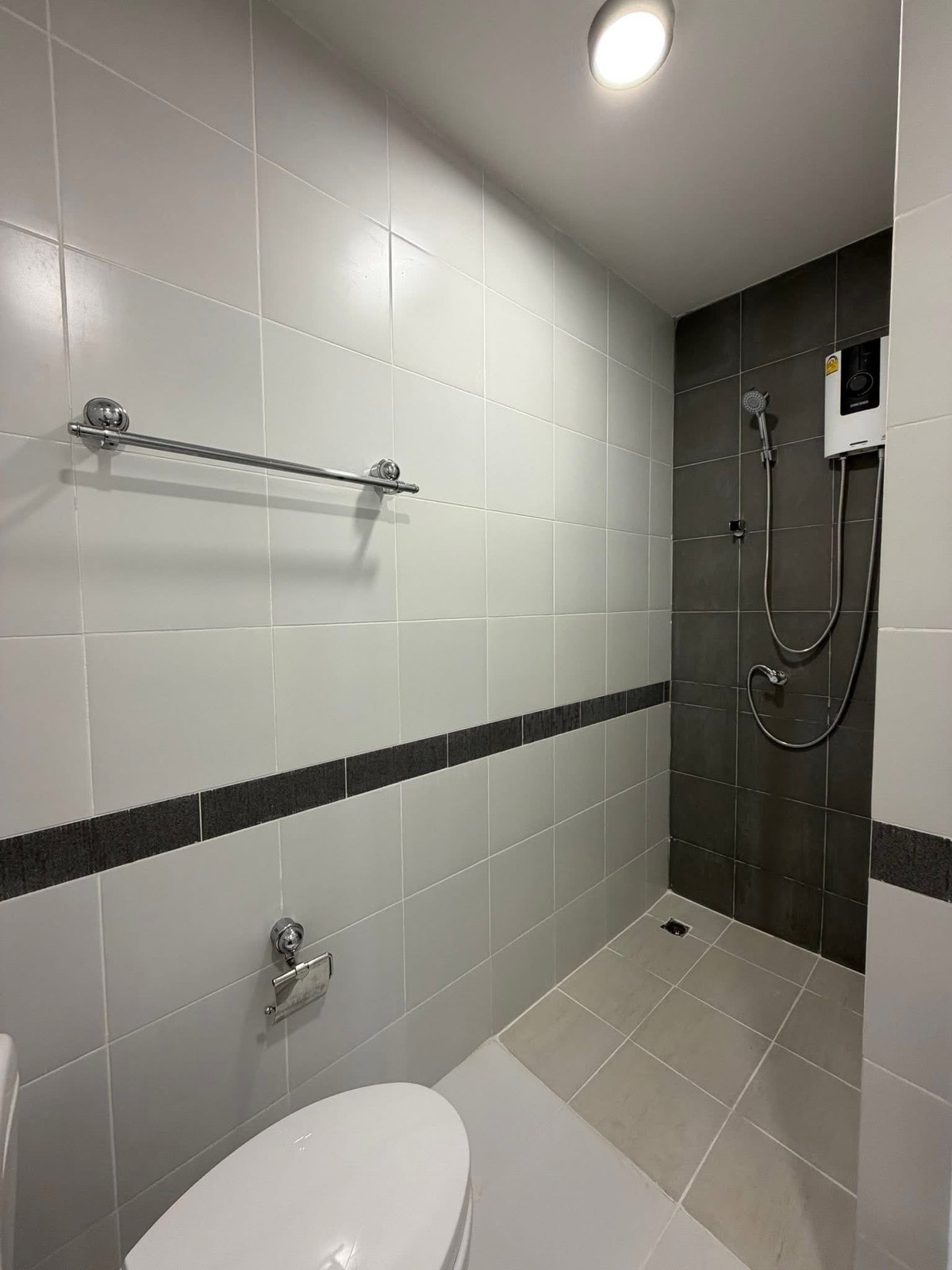 For SaleCondoRama9, Petchburi, RCA : Urgent Sale 🔥 A Space Asoke - Ratchada 🔥 Beautifully decorated and fully furnished. Near MRT Rama 9.