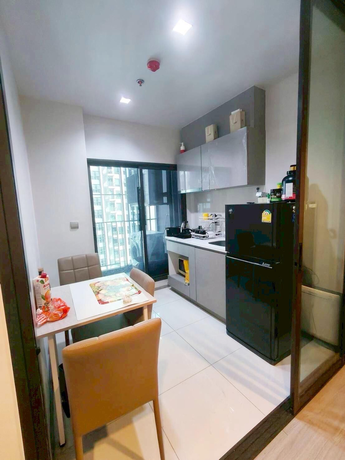 ให้เช่าคอนโดพระราม 9 เพชรบุรีตัดใหม่ RCA : ให้เช่า คอนโด Life Asoke – Rama 9 1 ห้องนอน ขนาด 33 ตร.ม. ชั้น 27 เฟอร์ครบ ใกล้ MRT 