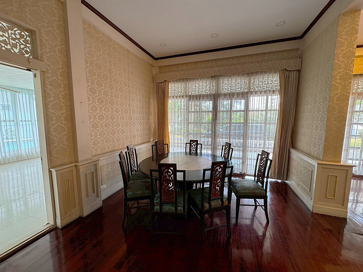 ให้เช่าบ้านพระราม 9 เพชรบุรีตัดใหม่ RCA : 🏡 ให้เช่าบ้าน ดีไซน์คลาสสิก พร้อมสระว่ายน้ำและสวนกว้าง 📍 ทำเลพระราม 9 ซอยศูนย์วิจัย ** NO CO-AGENT ** 