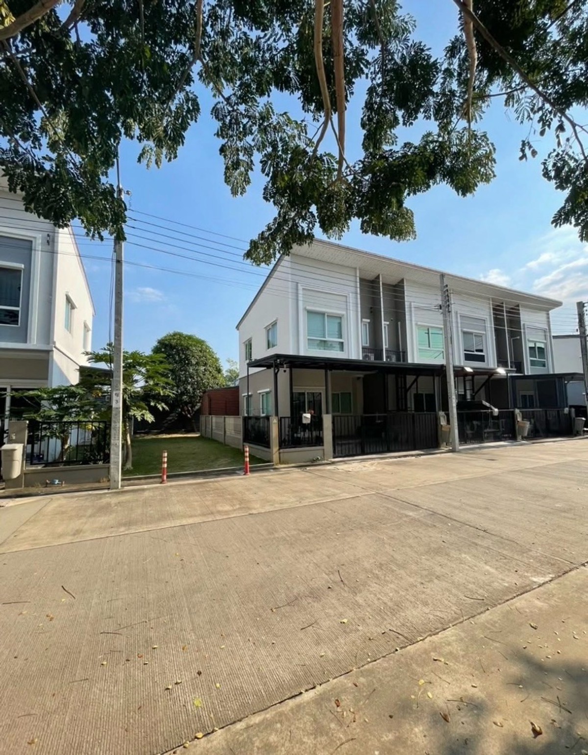 ให้เช่าทาวน์โฮมพระราม 5 ราชพฤกษ์ บางกรวย : ว่างกุมภานี้ ให้เช่า ทาวน์โฮมหลังมุม หน้าบ้านไม่ชนใคร หมู่บ้านคาซ่า วอเตอร์ไซด์ ราชพฤกษ์-พระราม 5 ทำเลดี ติดถนนใหญ่นครอินทร์ 