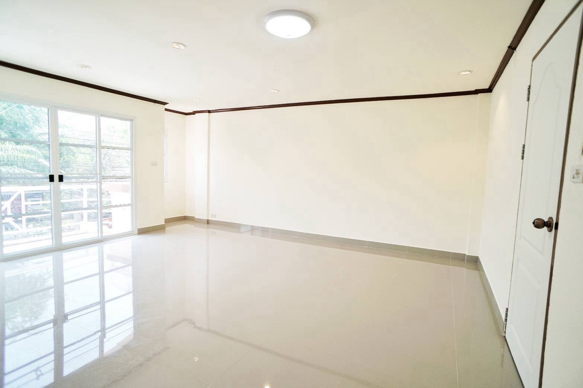 ขายโฮมออฟฟิศเลียบทางด่วนรามอินทรา : ขายโฮมออฟฟิศ 4ชั้น ซอยประดิษฐ์มนูธรรม10 เรียบด่วนเอกมัยรามอินทรา เยื้องเซ็นทรัลอีสต์วิลล์ 350ตารางเมตร